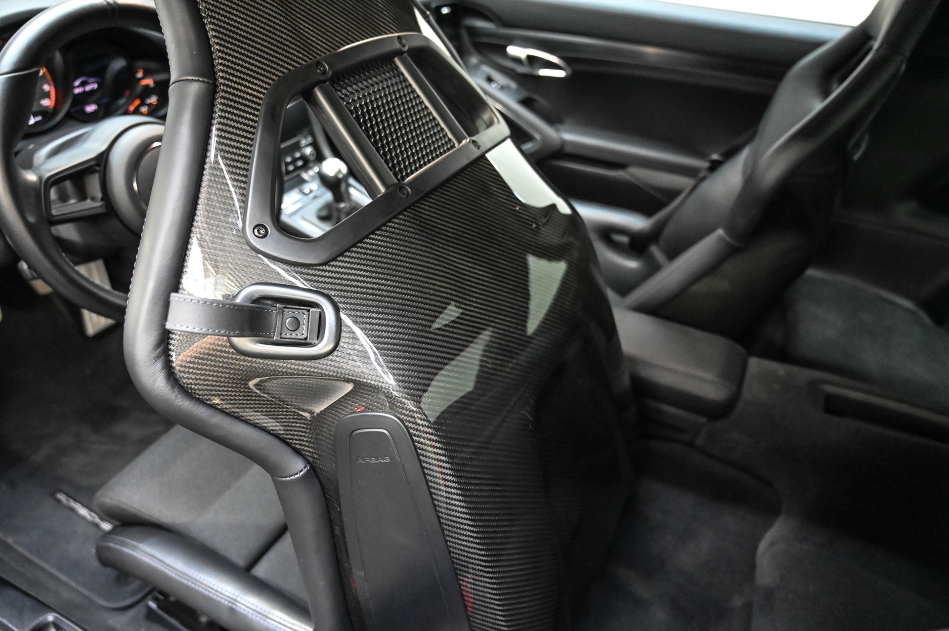 PORSCHE 911 GT3 Touring-image-32