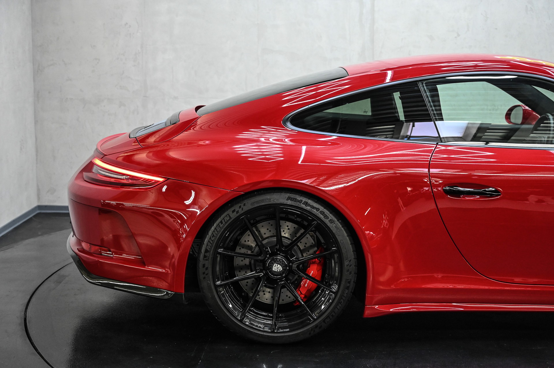 PORSCHE 911 GT3 Touring-image-13