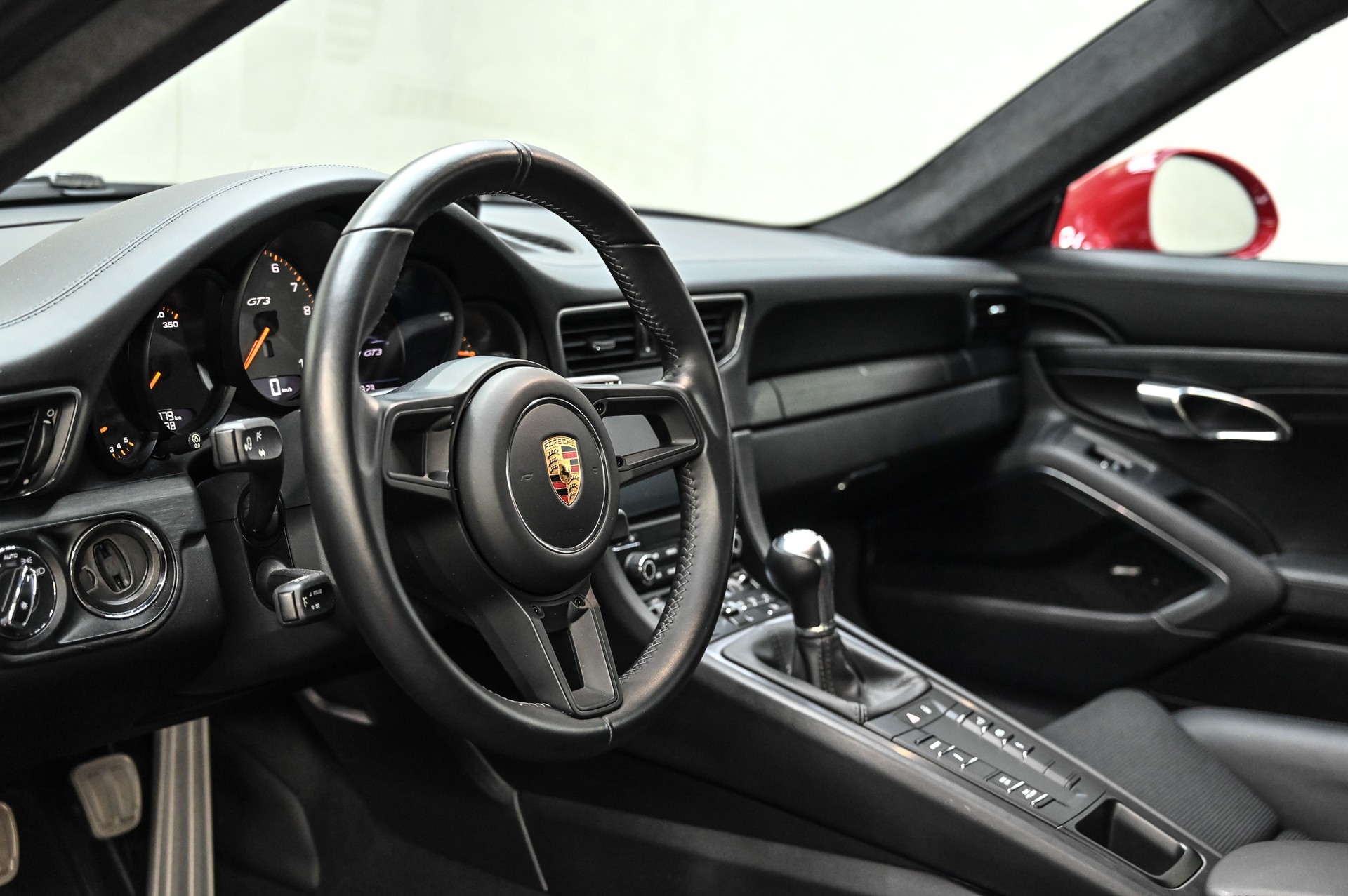 PORSCHE 911 GT3 Touring-image-24