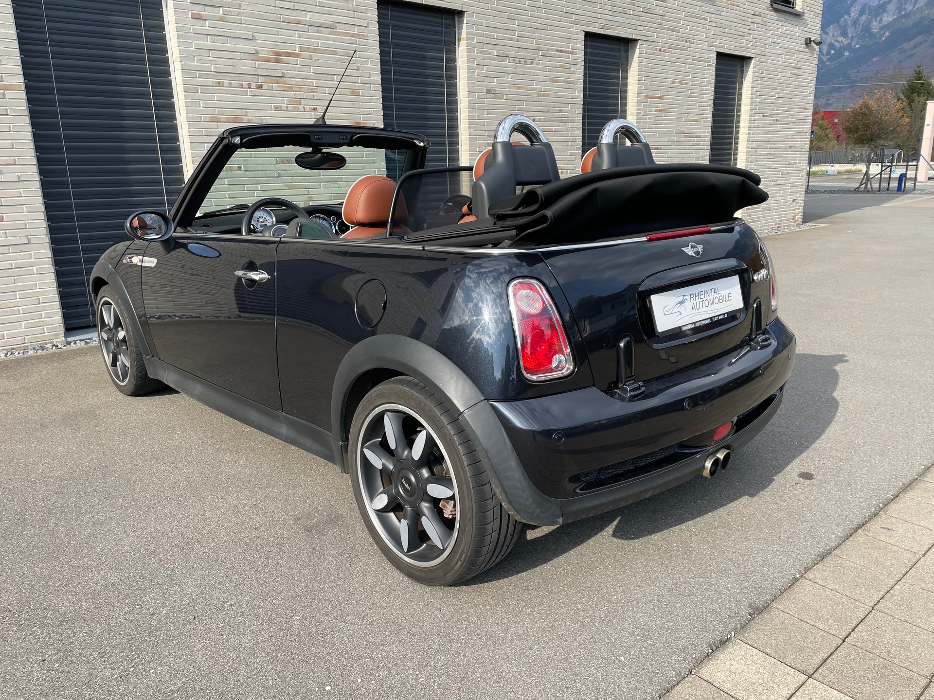 MINI Cooper S Cabriolet-image-10