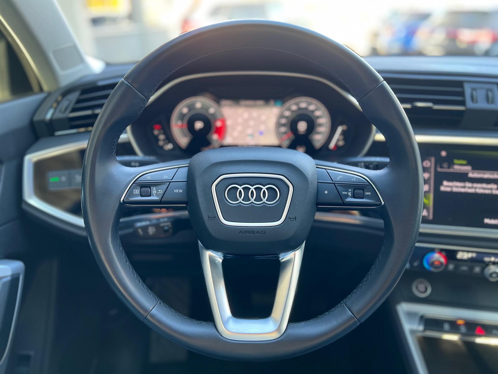 AUDI Q3 2.0 35 TDI S line quattro S-Tronic-image-9