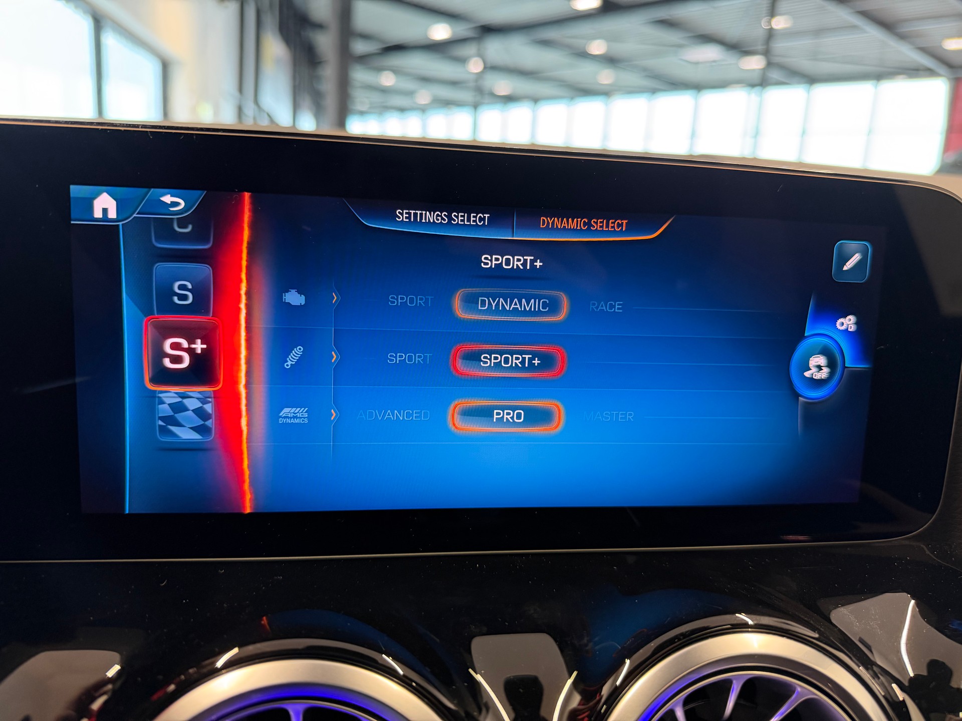 MERCEDES-BENZ GLA AMG 45 S 4Matic+ 8G-DCT-image-26