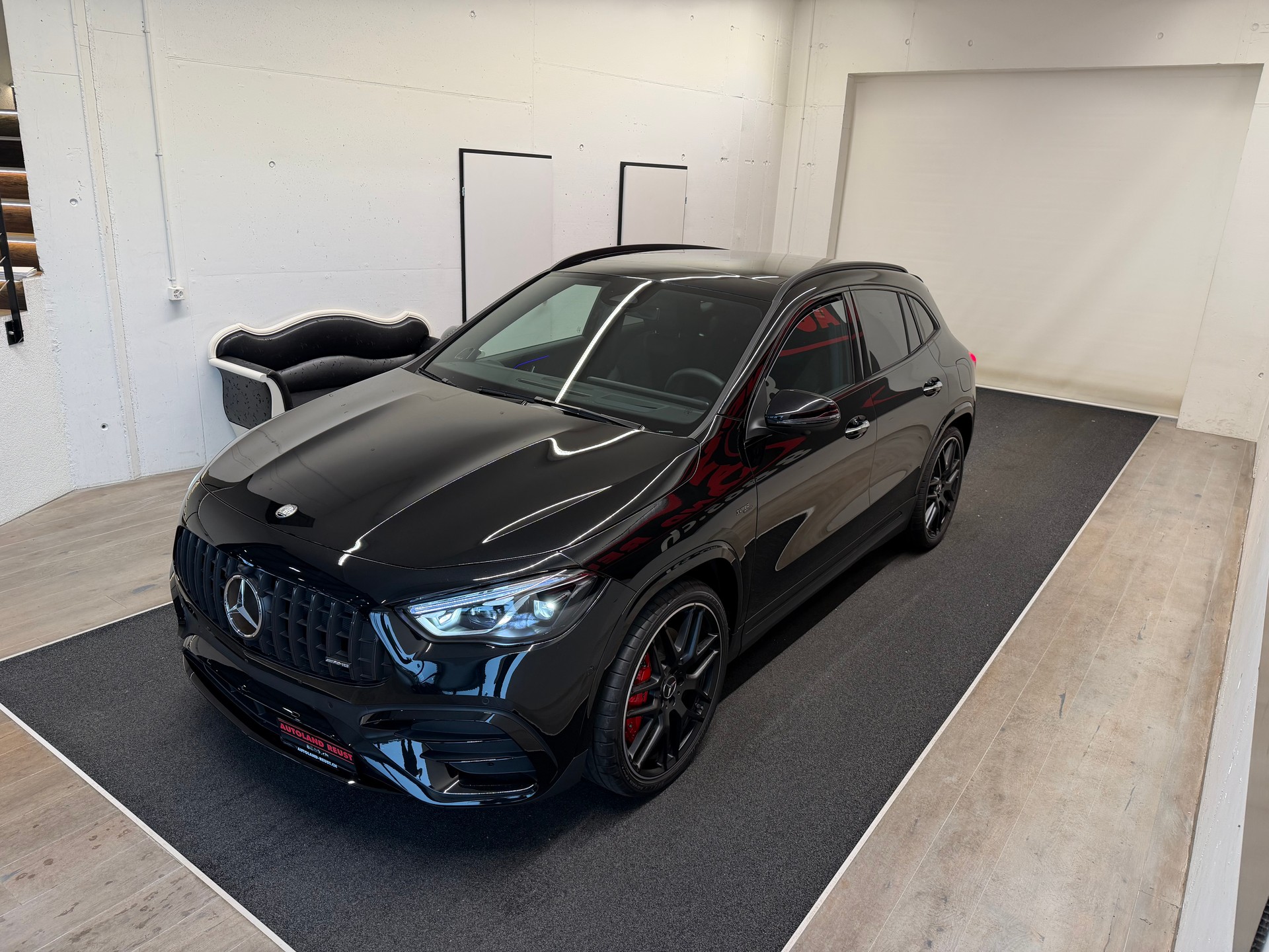 MERCEDES-BENZ GLA AMG 45 S 4Matic+ 8G-DCT-image-3
