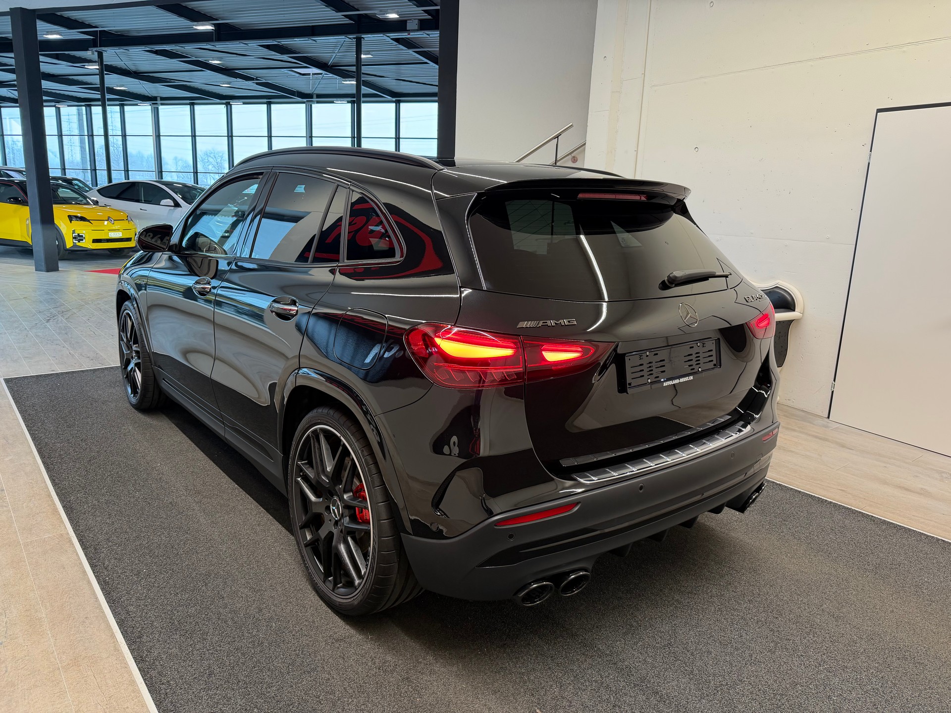 MERCEDES-BENZ GLA AMG 45 S 4Matic+ 8G-DCT-image-6