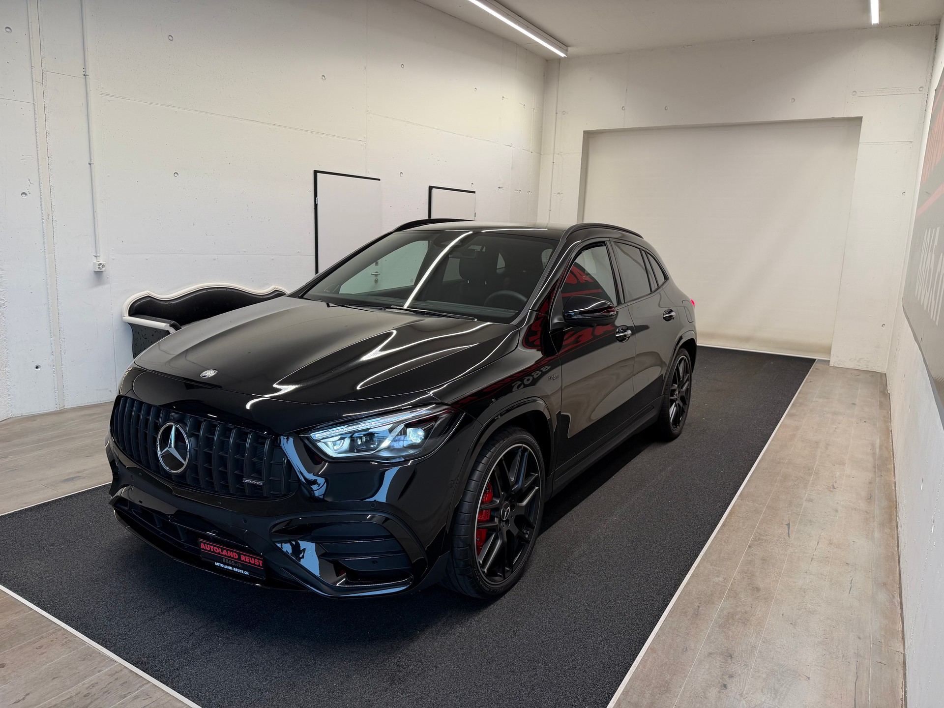 MERCEDES-BENZ GLA AMG 45 S 4Matic+ 8G-DCT-image-2