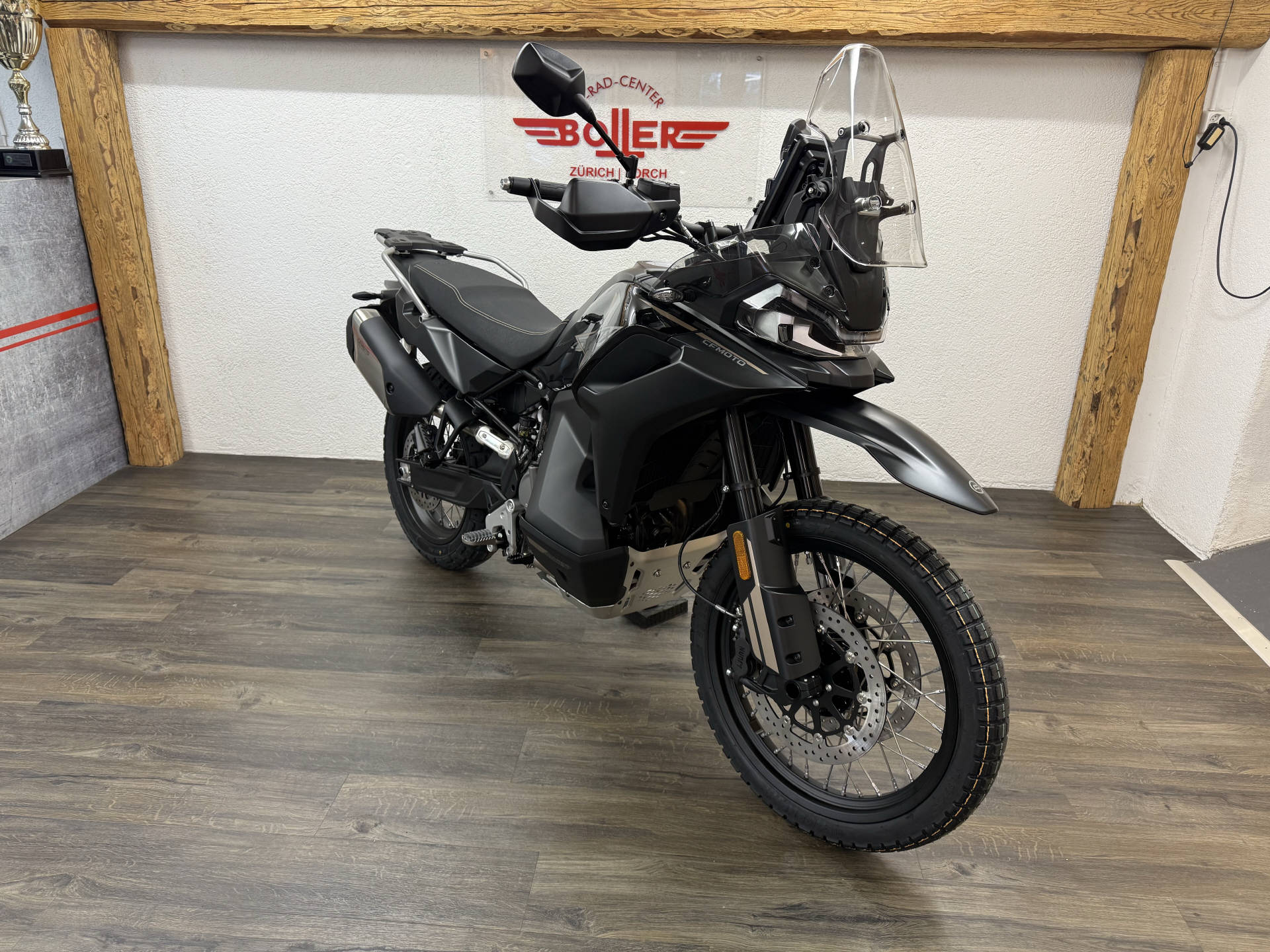 CF MOTO 800 MT-X