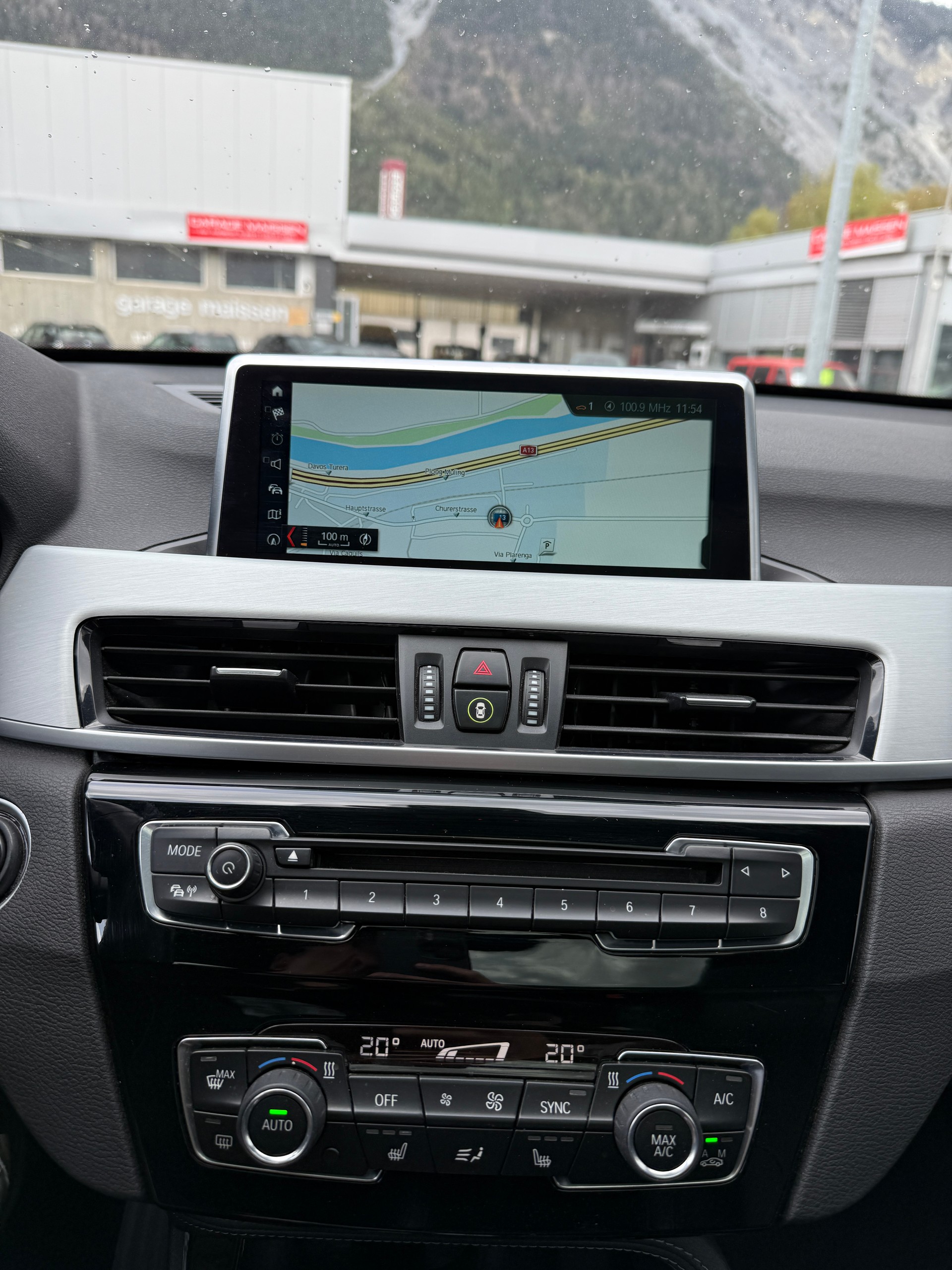 BMW X1 xDrive 25i M Sport Steptronic-image-25