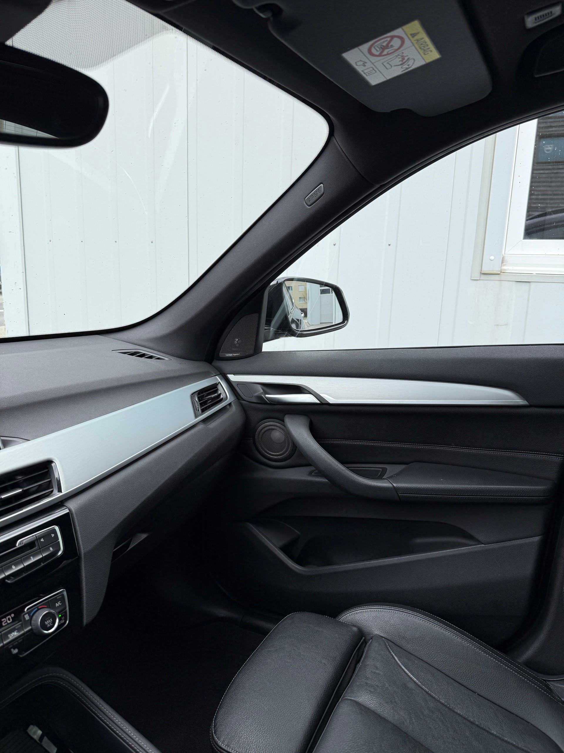 BMW X1 xDrive 25i M Sport Steptronic-image-15