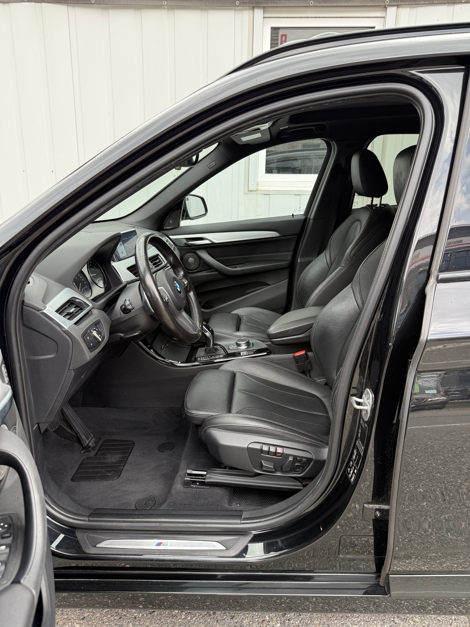 BMW X1 xDrive 25i M Sport Steptronic-image-14