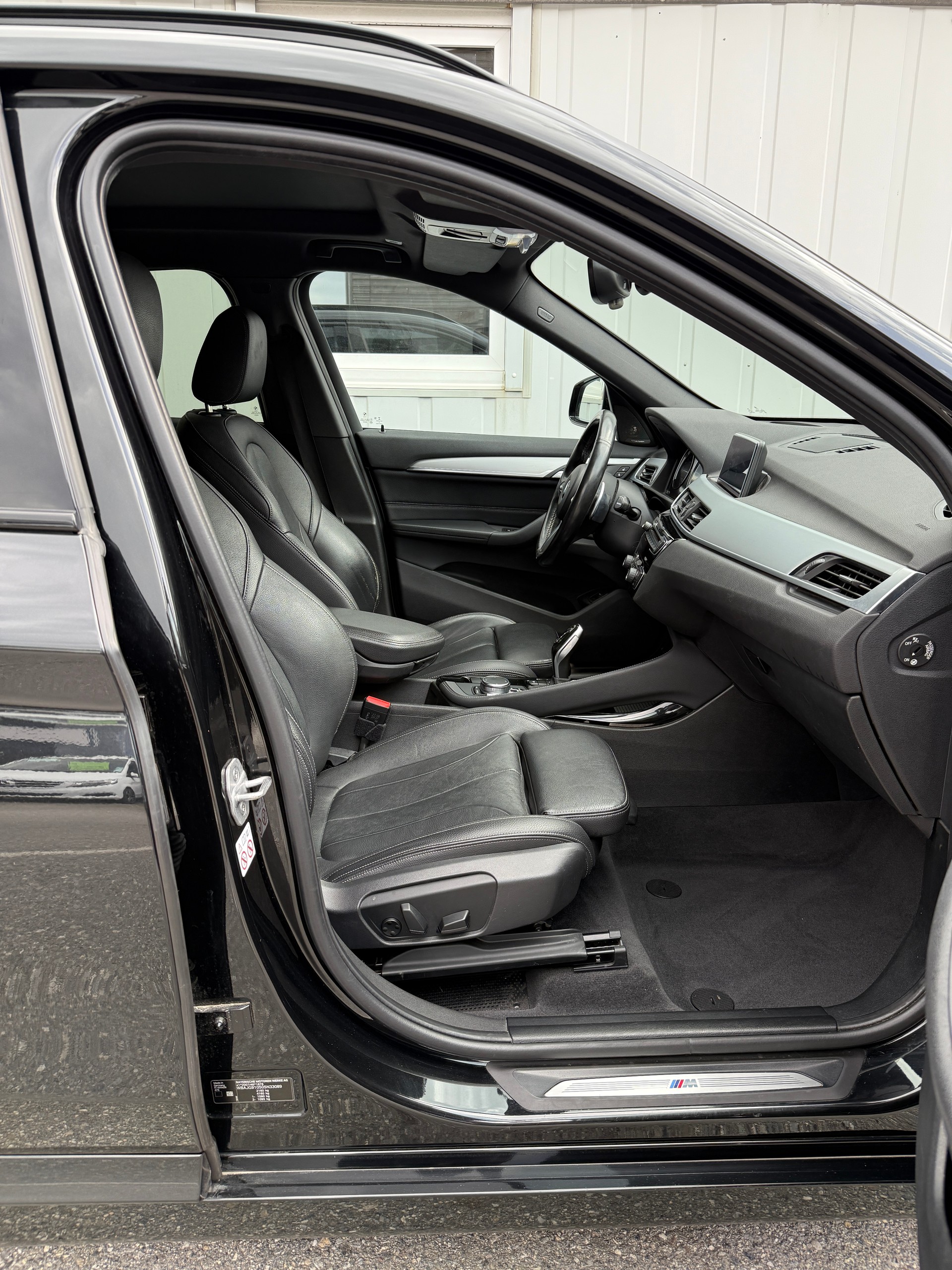 BMW X1 xDrive 25i M Sport Steptronic-image-17