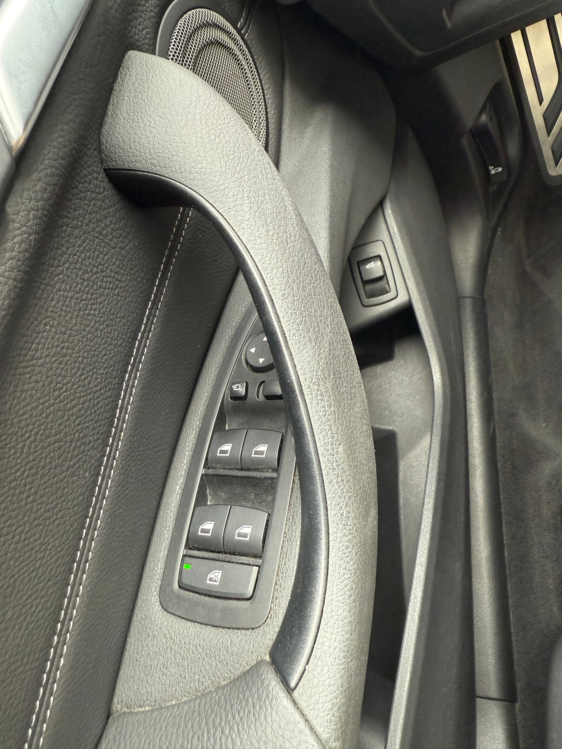 BMW X1 xDrive 25i M Sport Steptronic-image-28