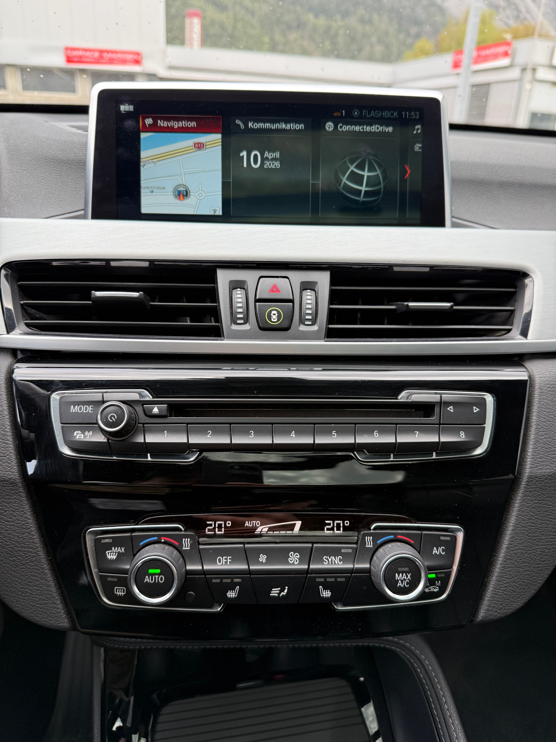 BMW X1 xDrive 25i M Sport Steptronic-image-22