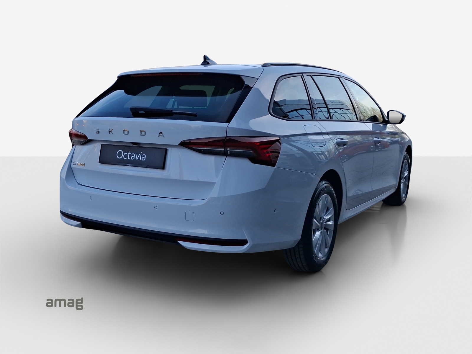SKODA Octavia Combi 2.0 TDI DSG Selection-image-4