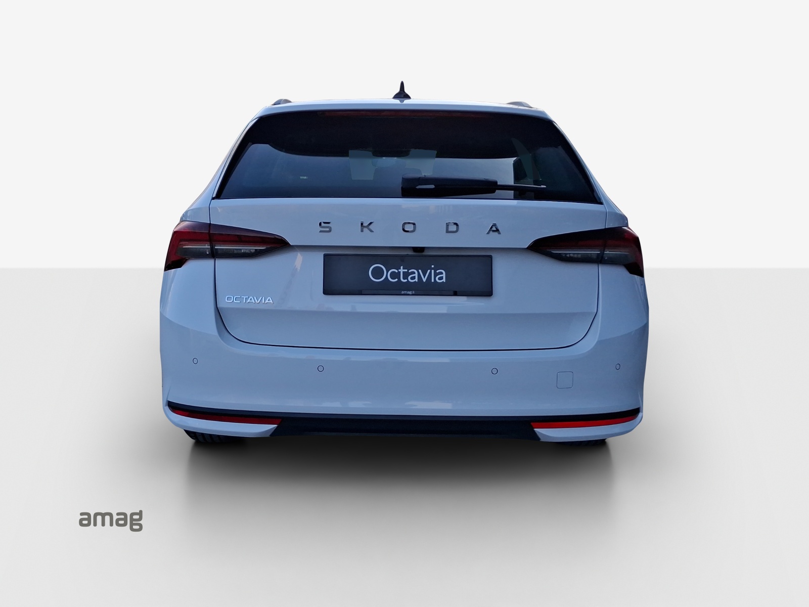 SKODA Octavia Combi 2.0 TDI DSG Selection-image-3