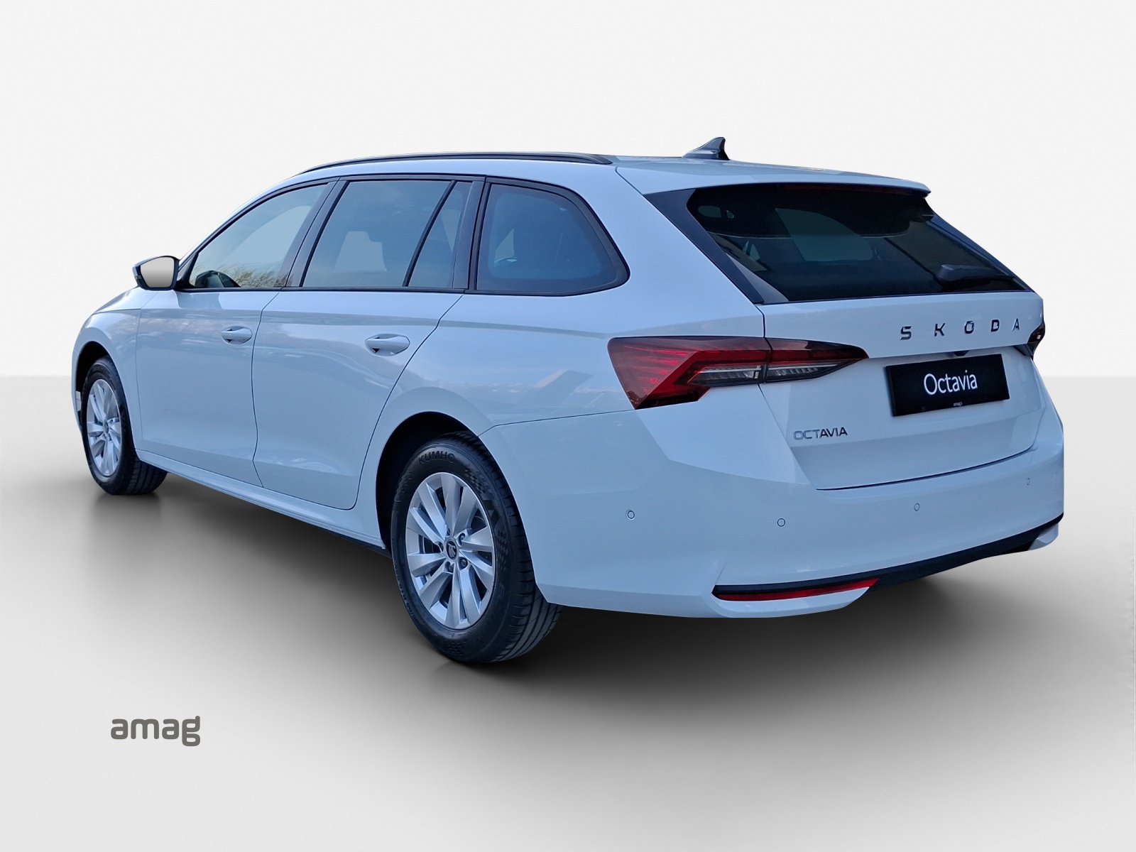 SKODA Octavia Combi 2.0 TDI DSG Selection-image-2
