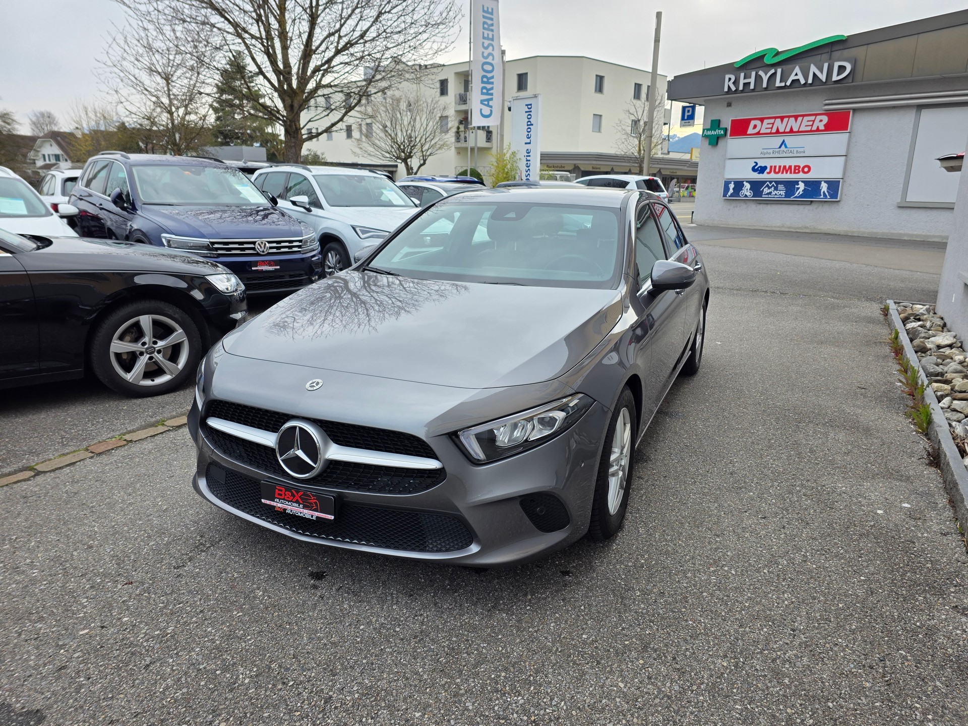 MERCEDES-BENZ A 180 Style 7G-DCT-image-2