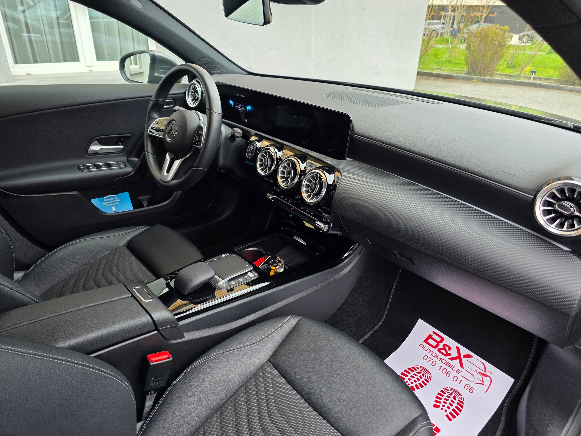 MERCEDES-BENZ A 180 Style 7G-DCT-image-12