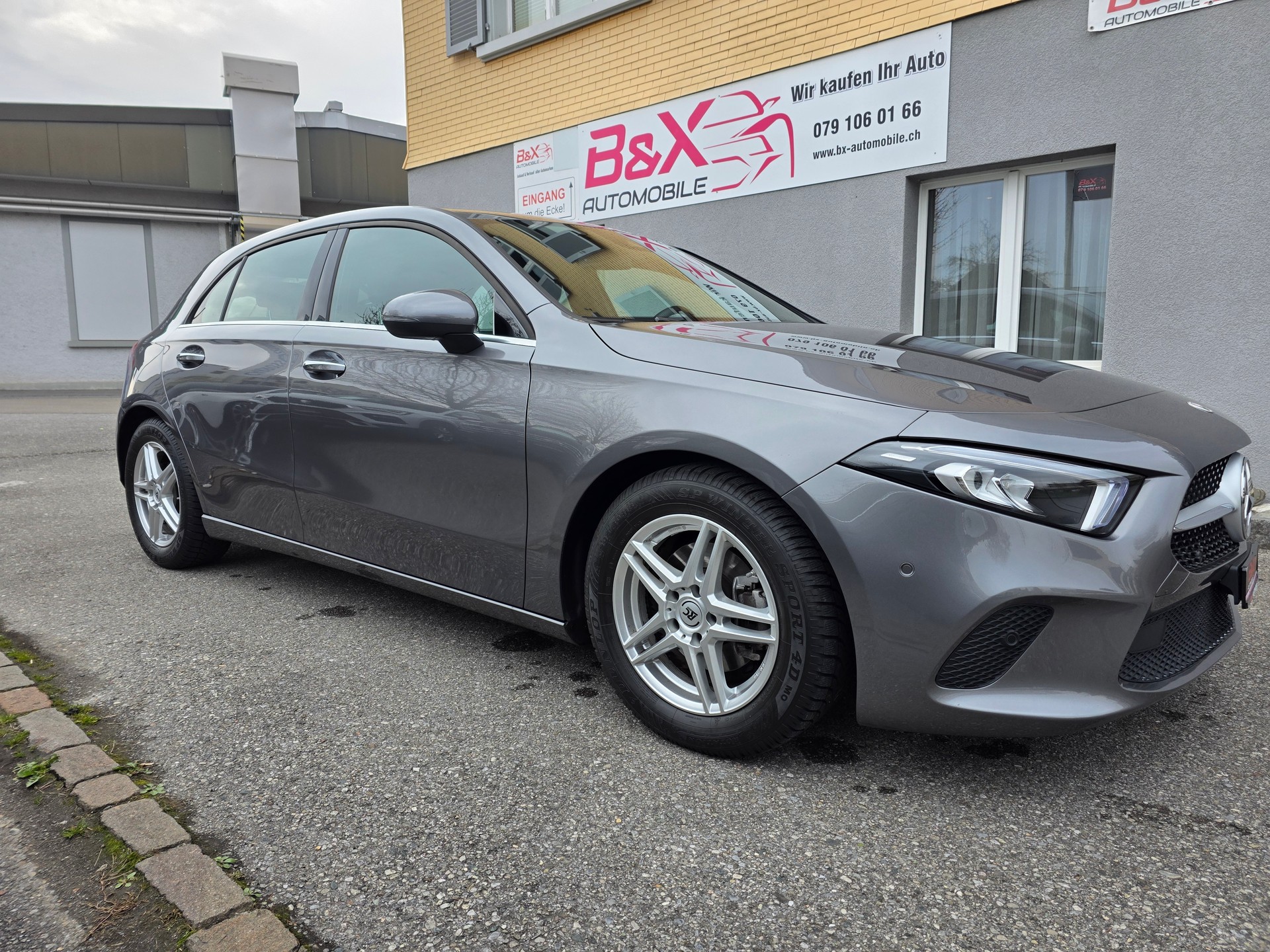 MERCEDES-BENZ A 180 Style 7G-DCT-image-3