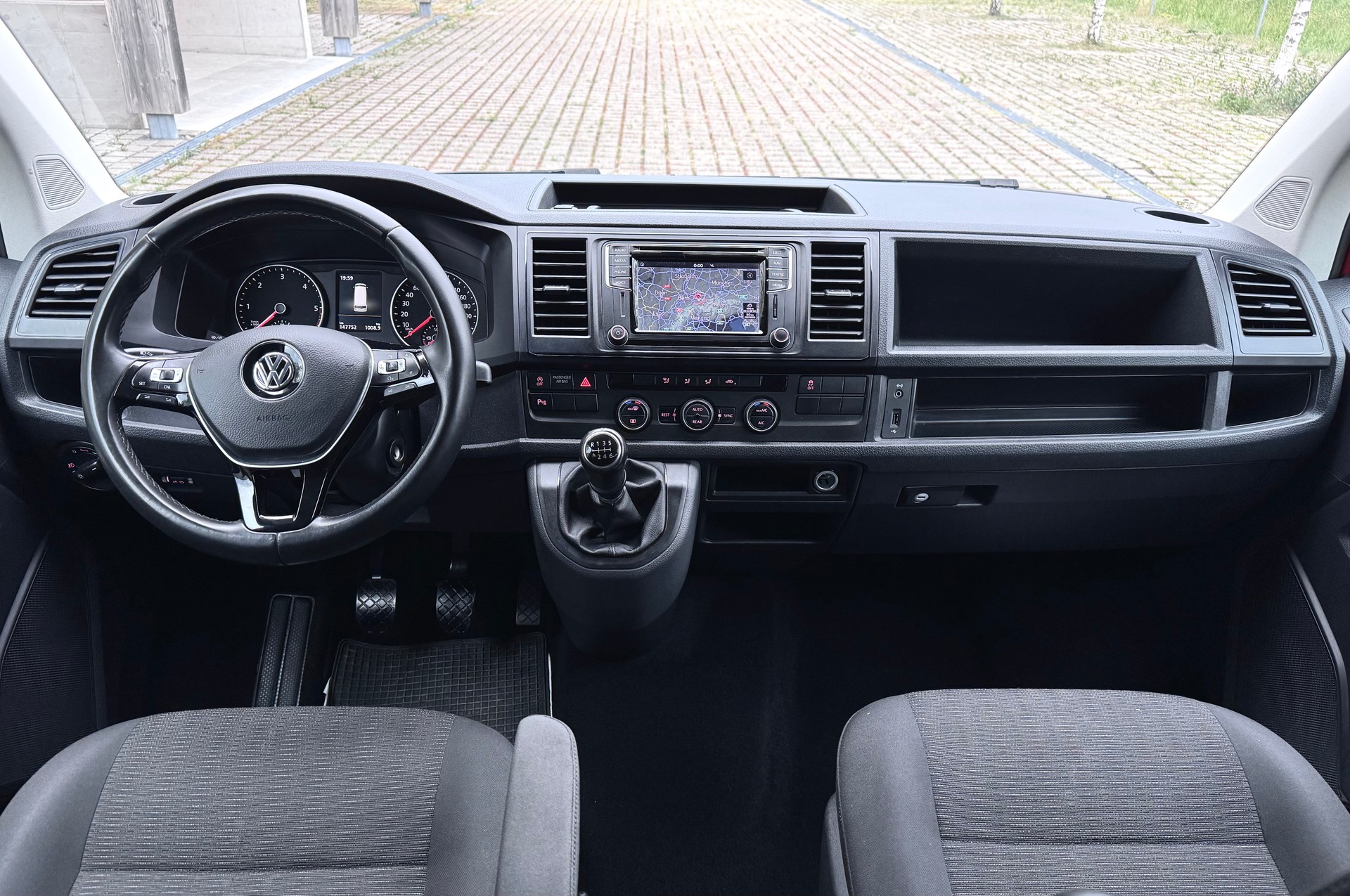 VW T6 Caravelle 2.0 TDI Comfortline 4Motion LWB-image-6