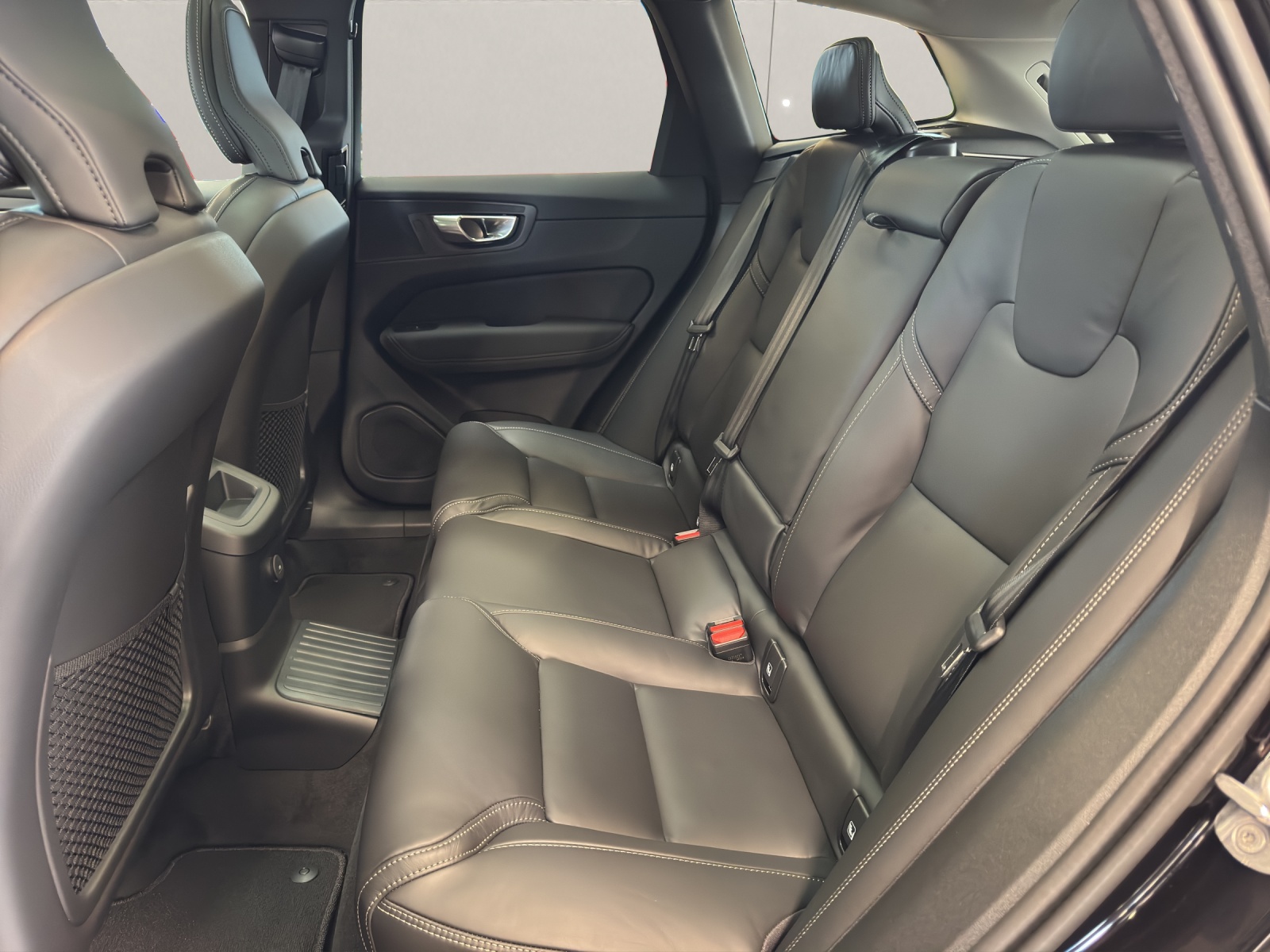 VOLVO XC60 2.0 T8 TE Ultra Dark eAWD-image-11