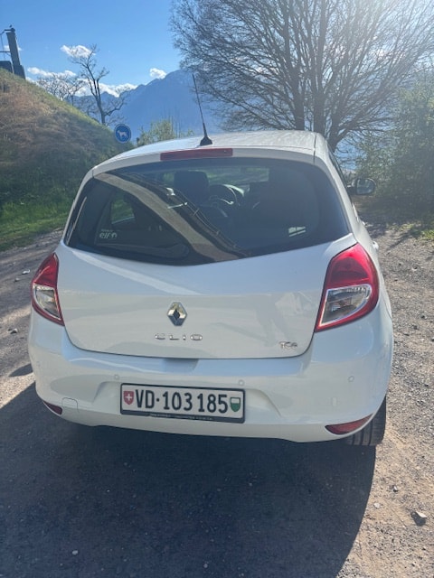 RENAULT Clio 1.2 16V Turbo Night&Day-image-3