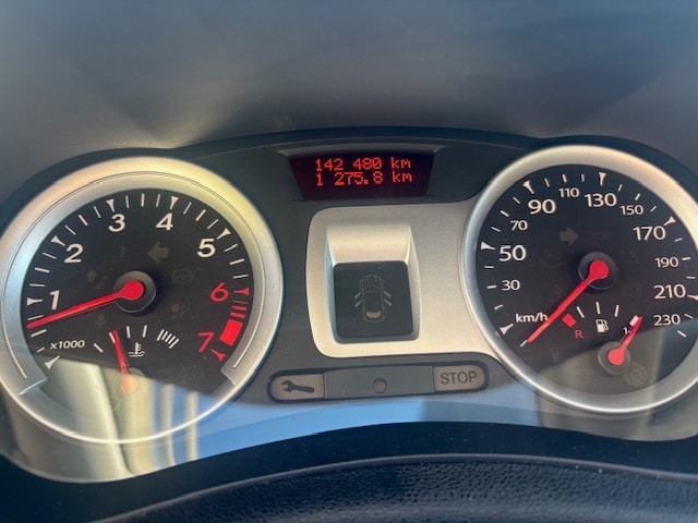 RENAULT Clio 1.2 16V Turbo Night&Day-image-8