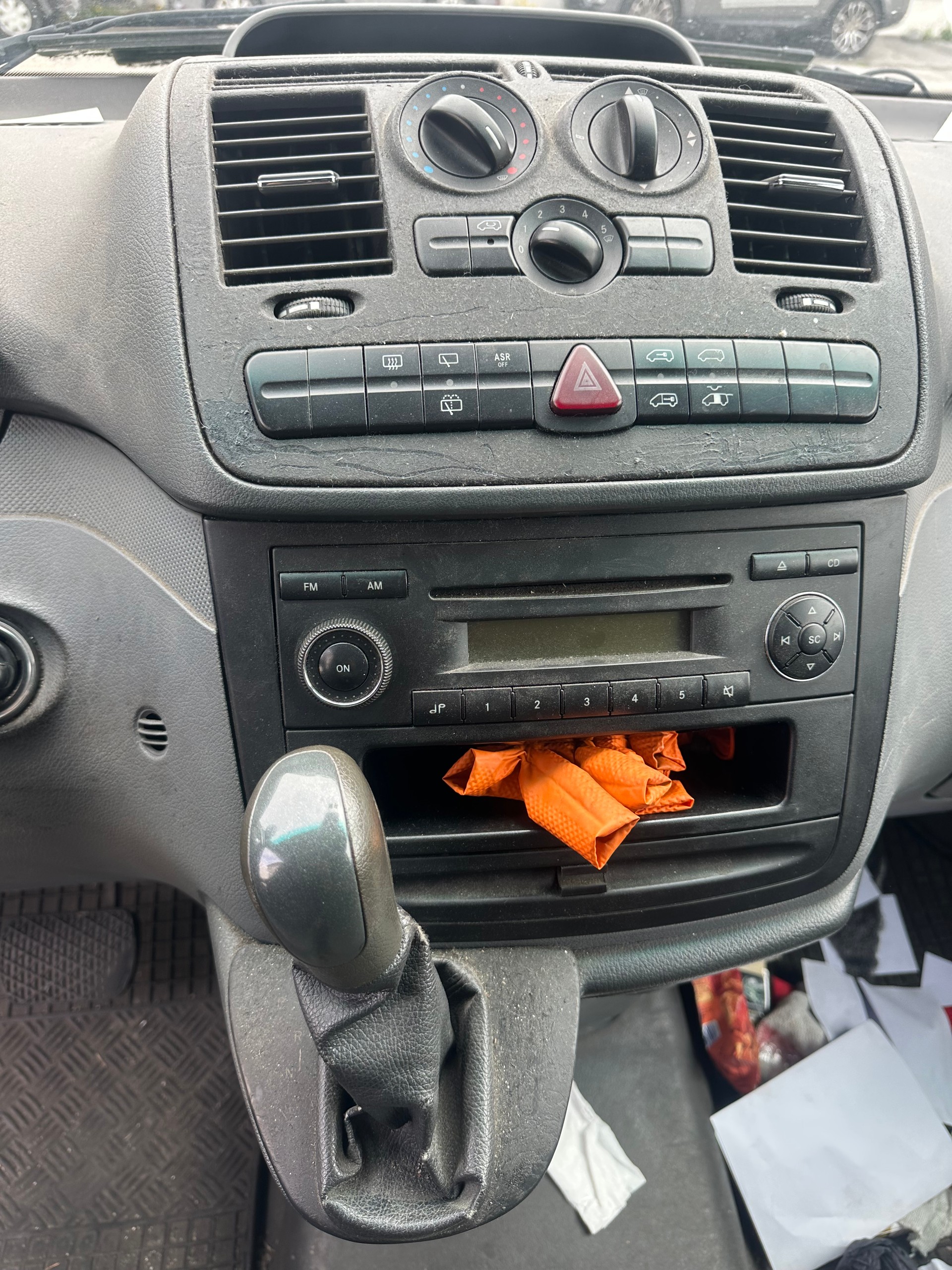 MERCEDES-BENZ Vito 111 CDI 4x4-image-10