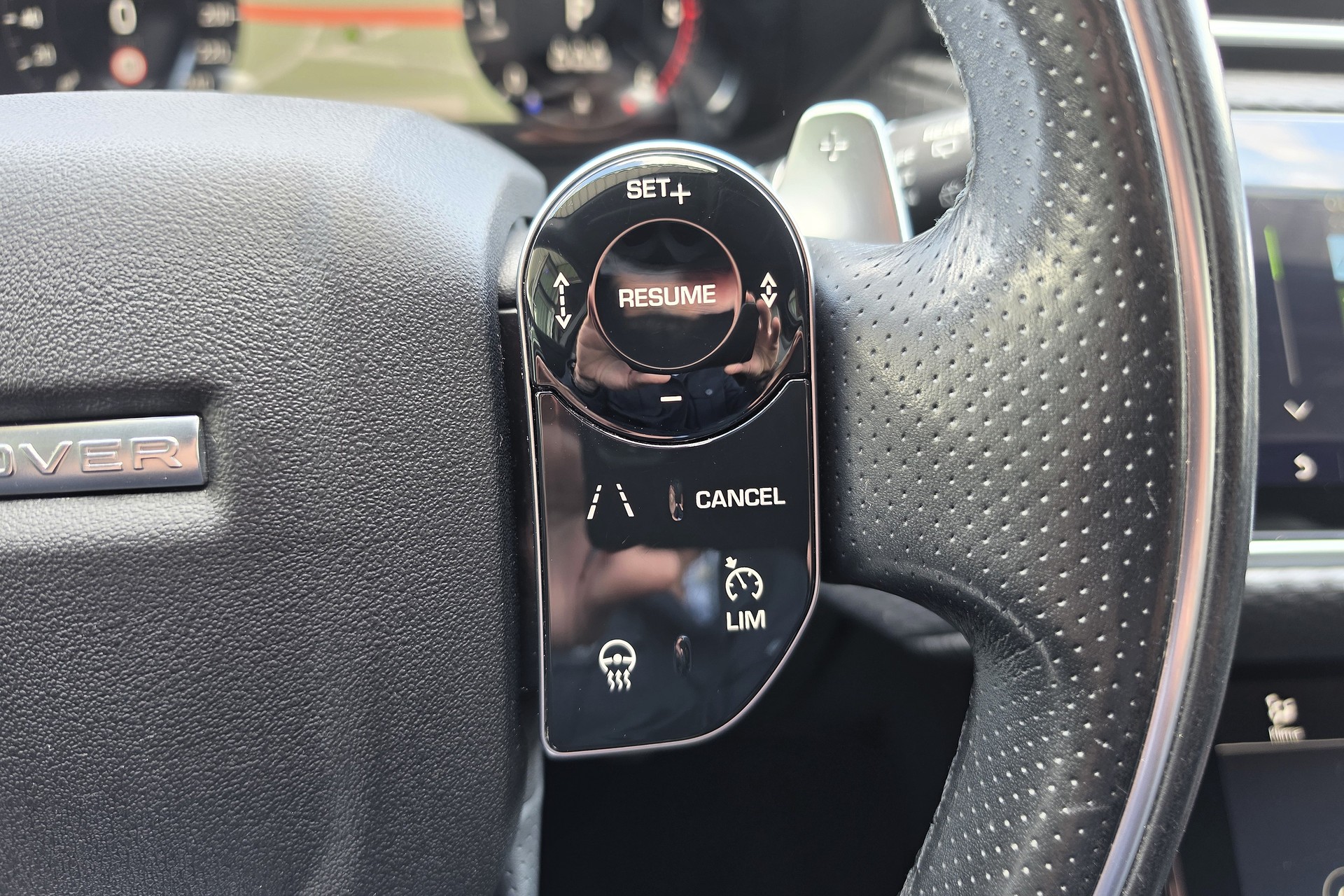 LAND ROVER Range Rover Velar 2.0 D 240 R-Dynamic SE-image-11