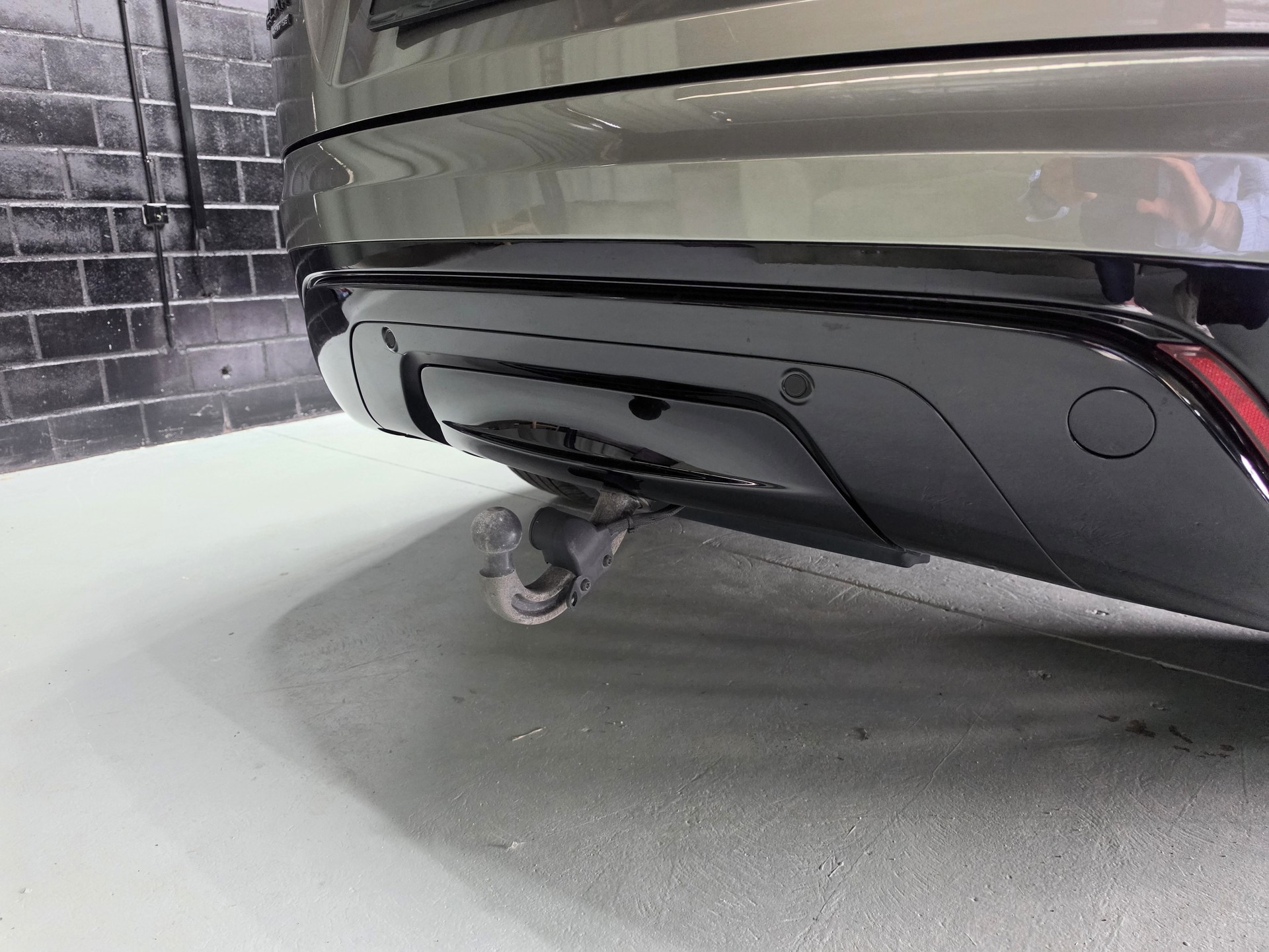LAND ROVER Range Rover Velar 2.0 D 240 R-Dynamic SE-image-8