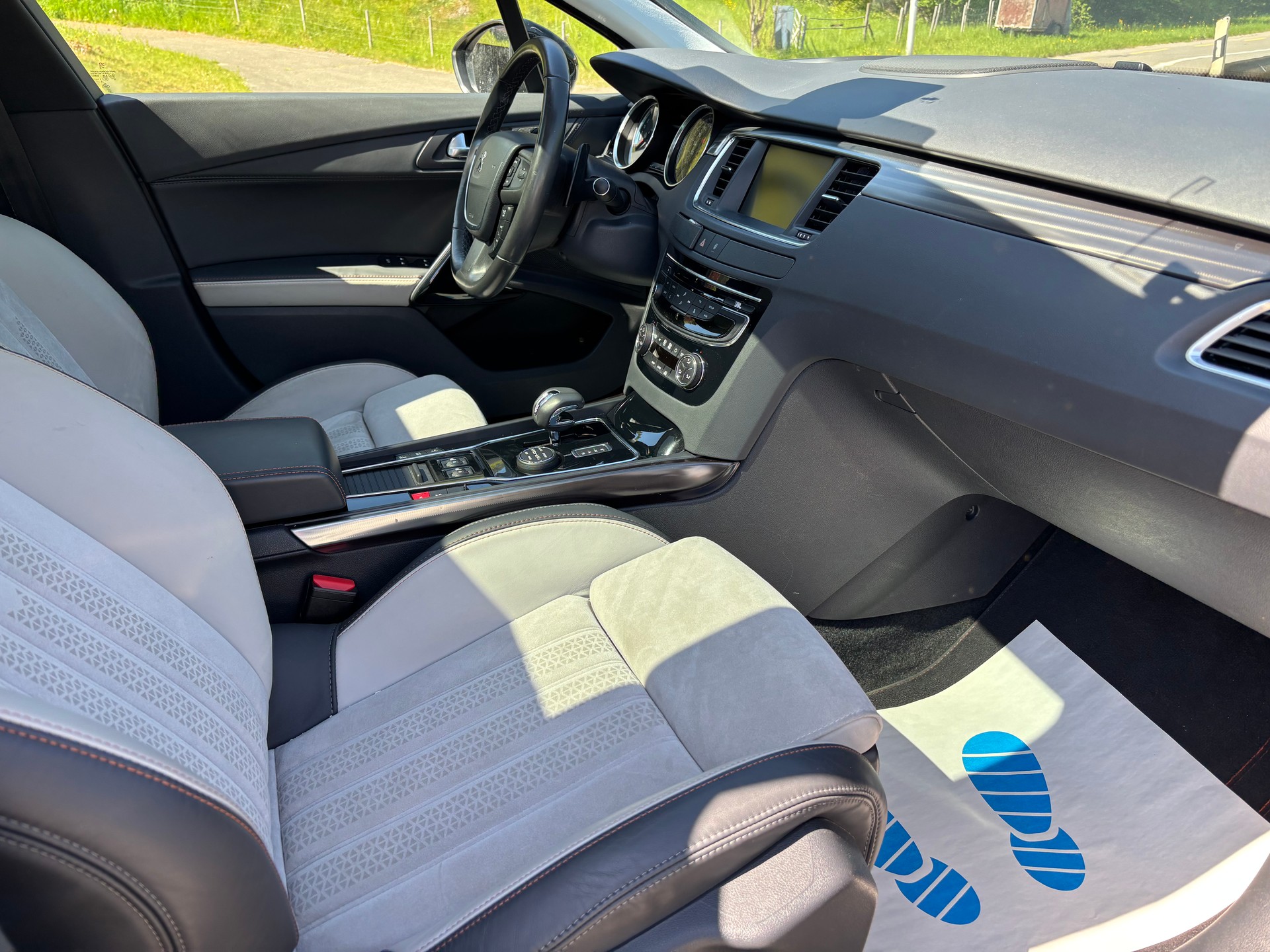 PEUGEOT 508 RXH 2.0 HDI Hybrid4 ETG6-image-8