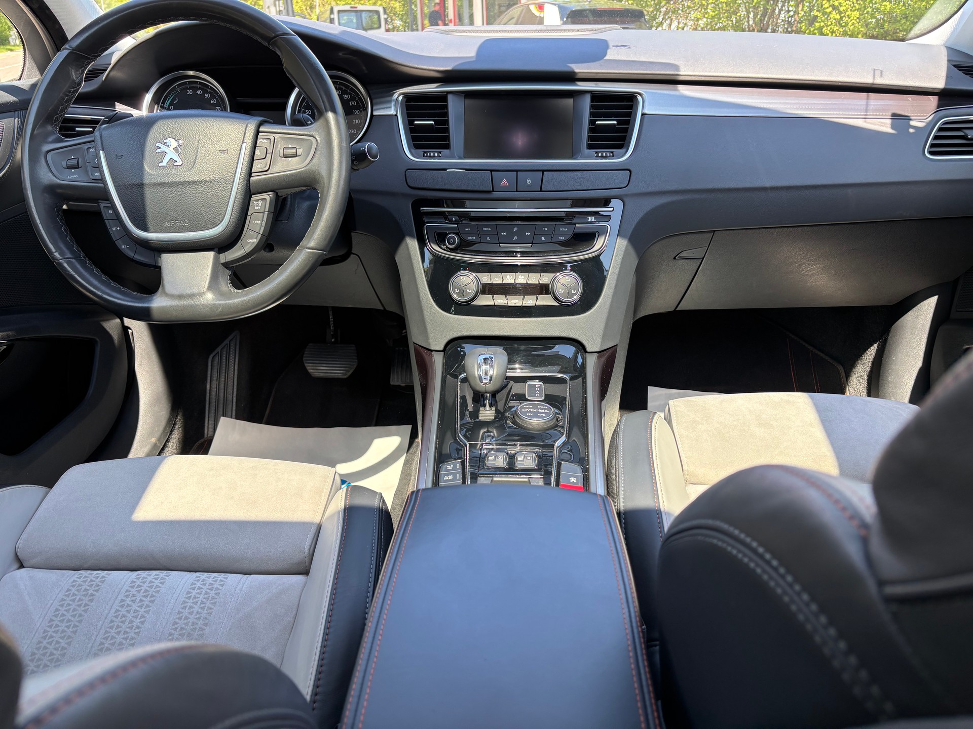 PEUGEOT 508 RXH 2.0 HDI Hybrid4 ETG6-image-5