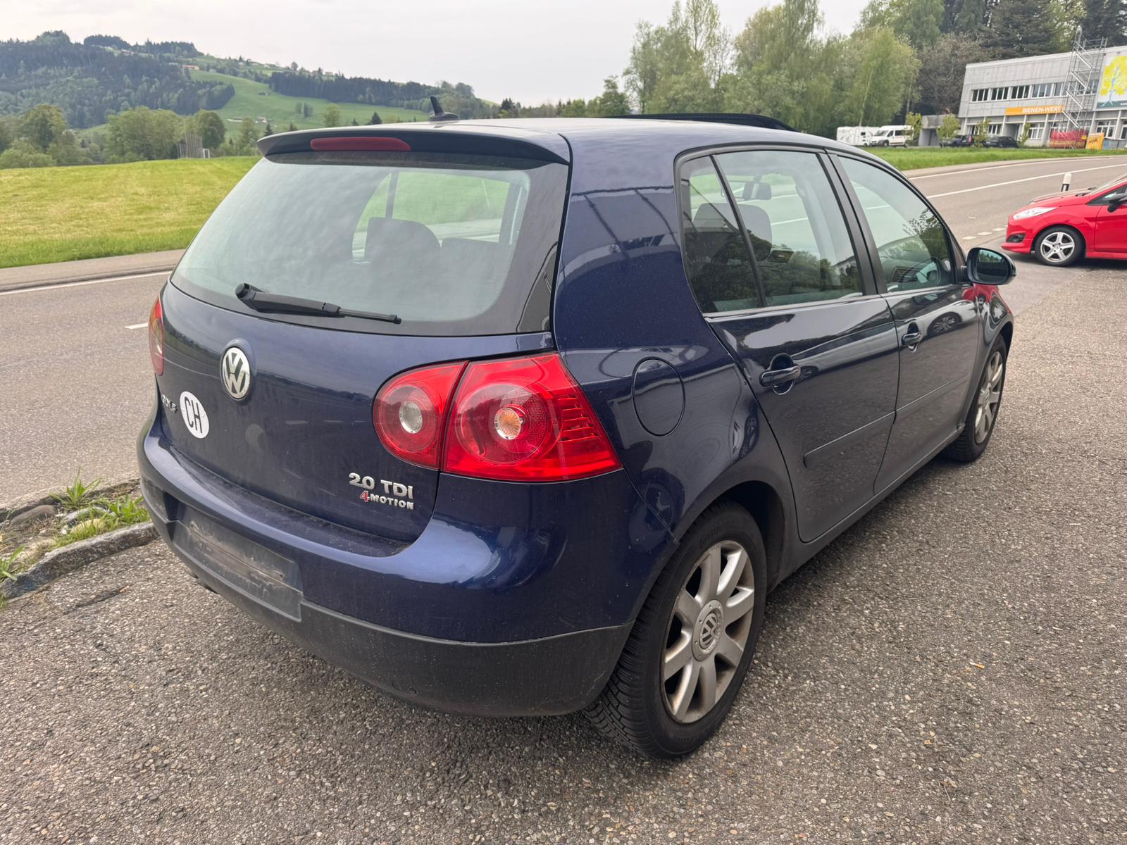 VW Golf 2.0 TDI Sportline 4Motion-image-6