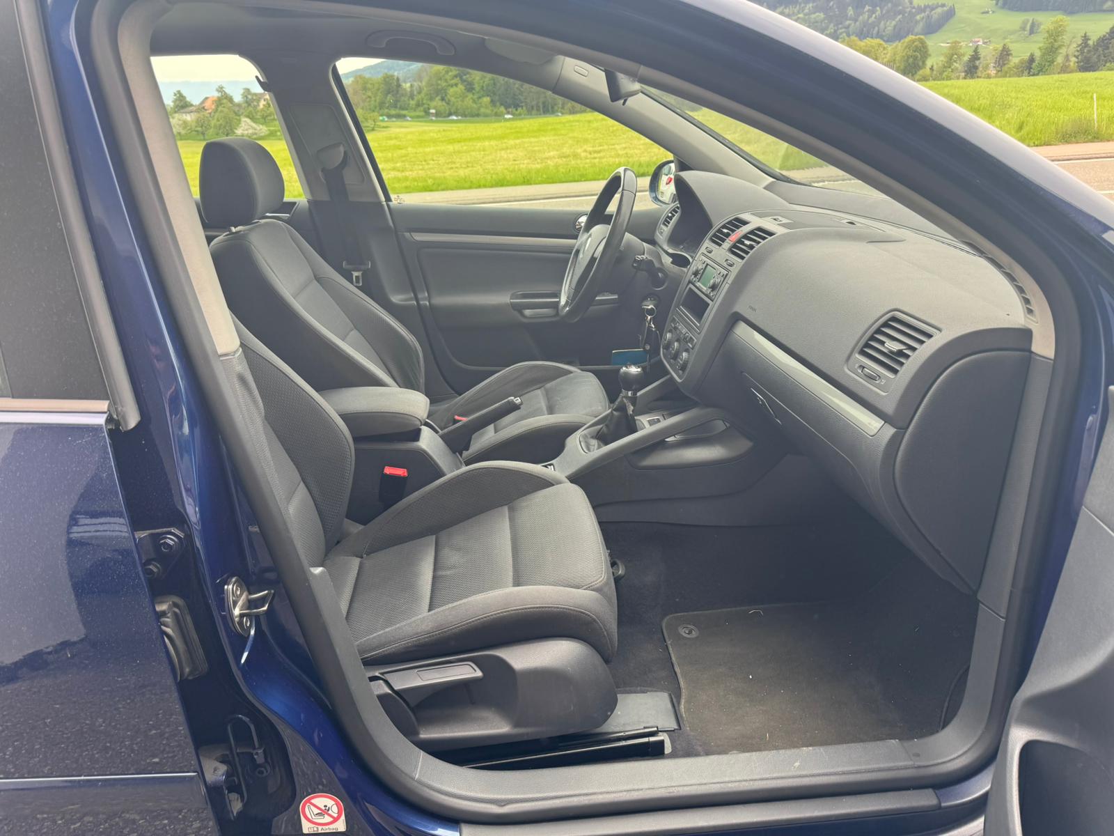 VW Golf 2.0 TDI Sportline 4Motion-image-11