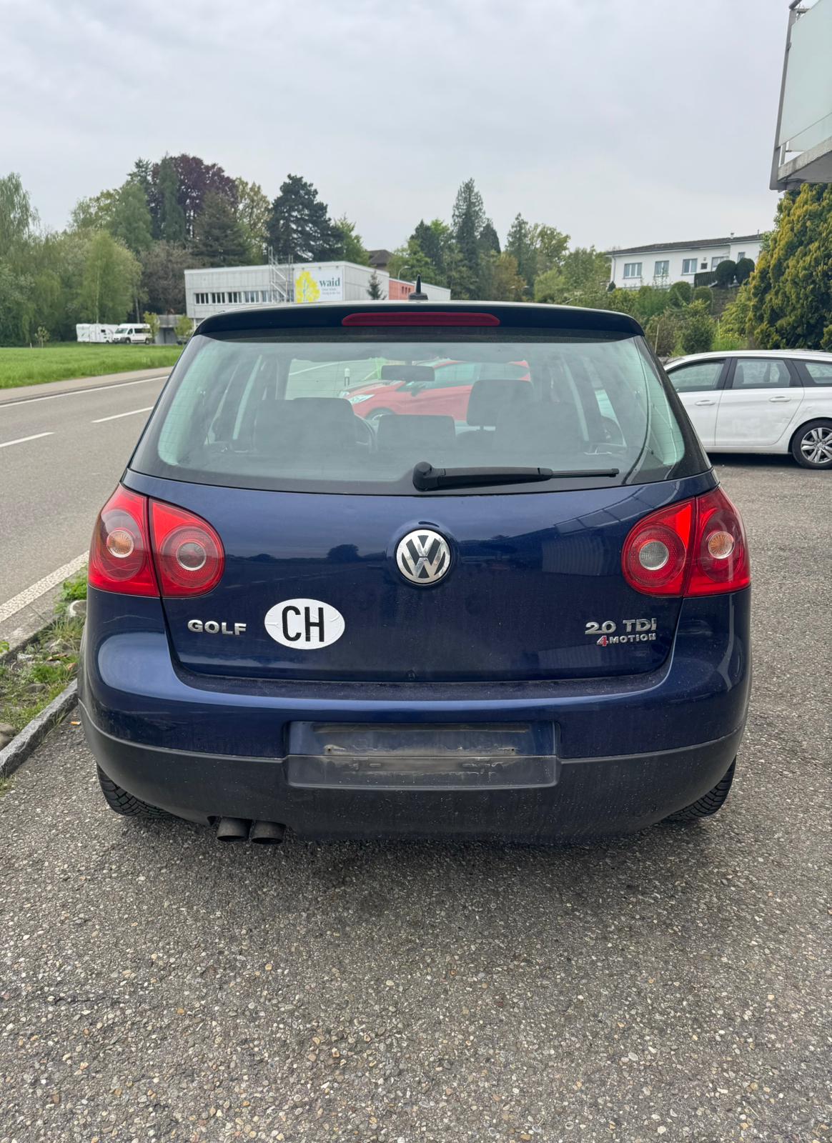 VW Golf 2.0 TDI Sportline 4Motion-image-5