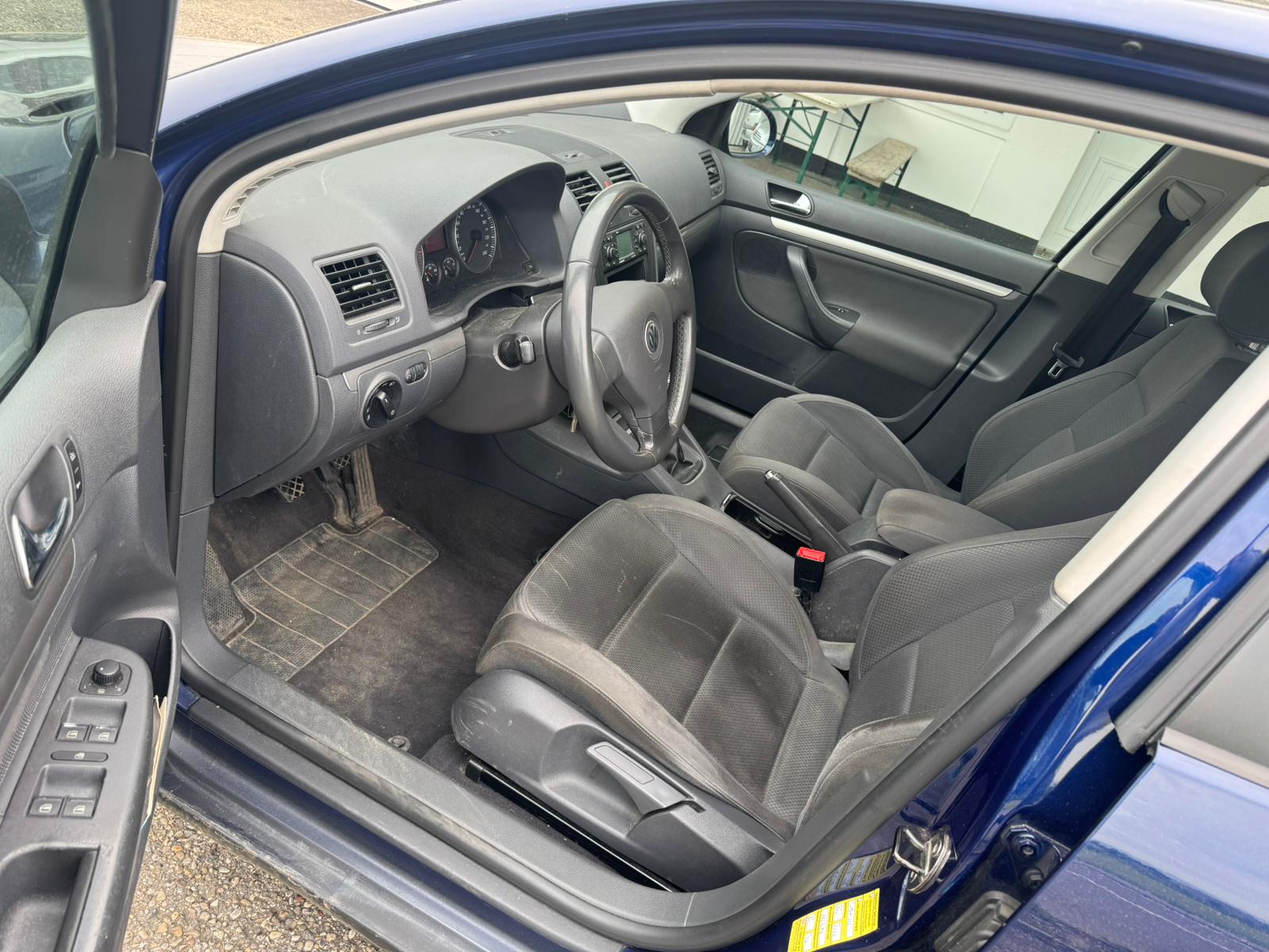 VW Golf 2.0 TDI Sportline 4Motion-image-9