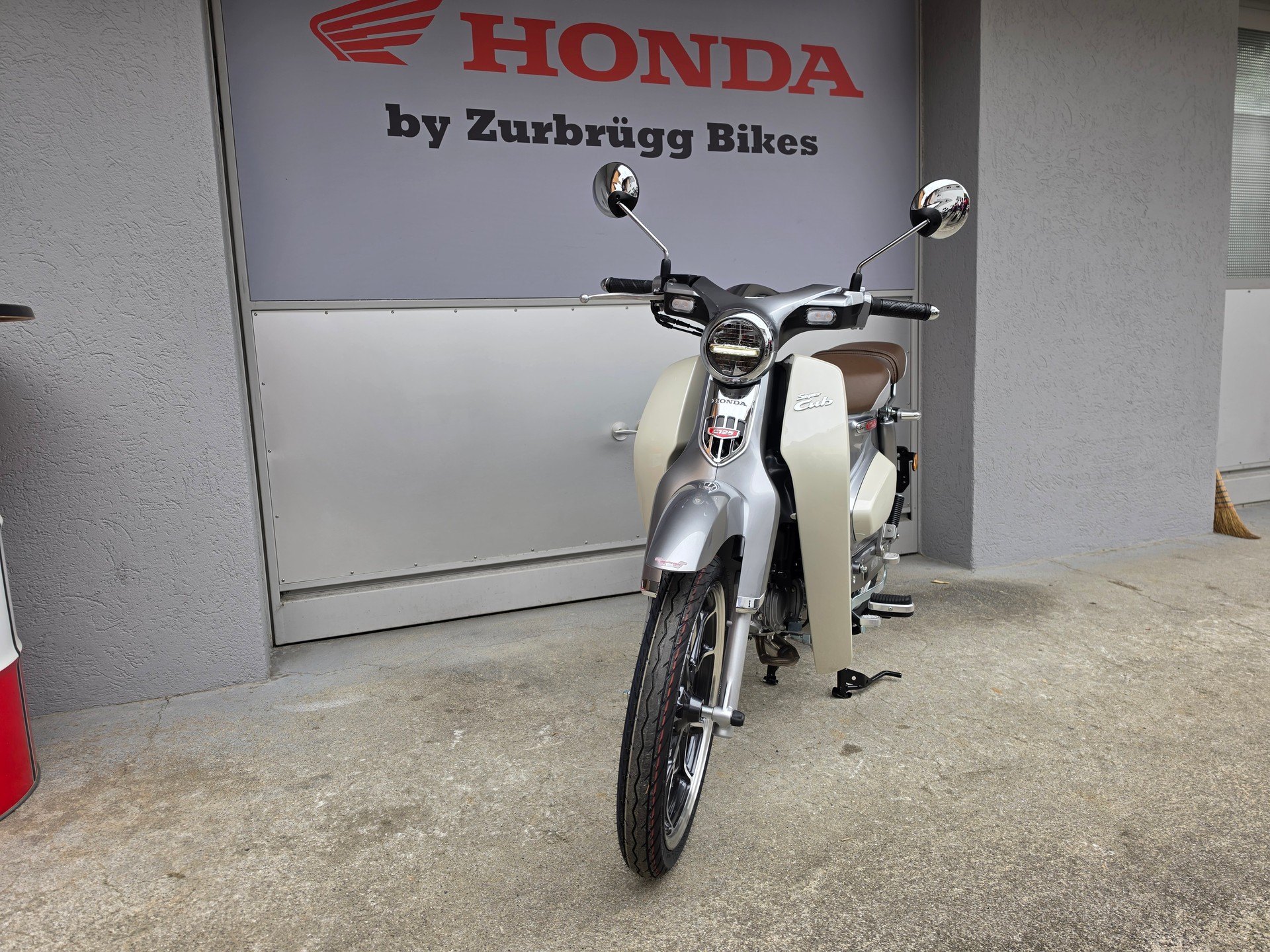 HONDA C 125 Super Cub-showroom-element-2