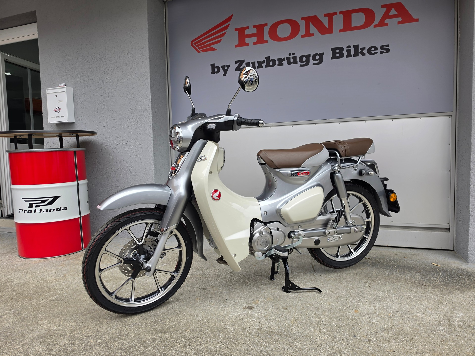 HONDA C 125 Super Cub