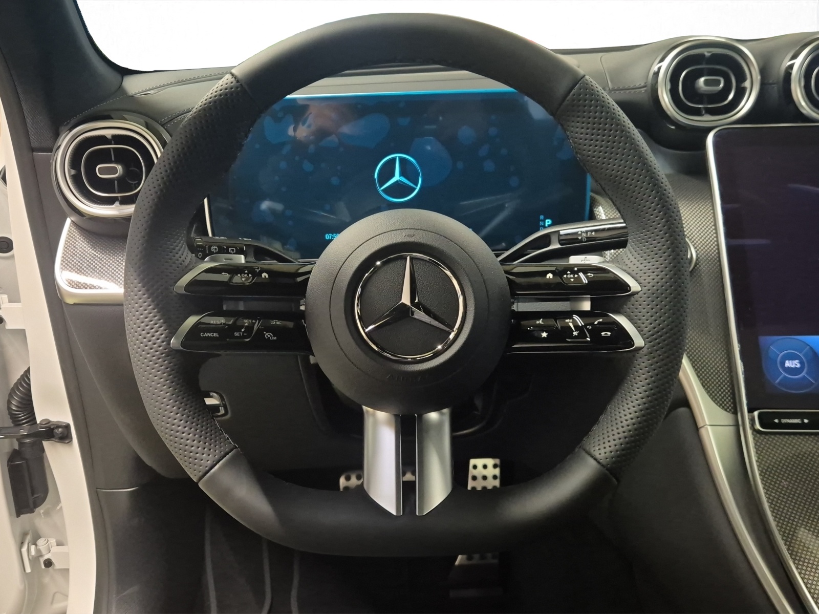 MERCEDES-BENZ GLC 400 e AMG Line 4Matic EQ Star-image-10