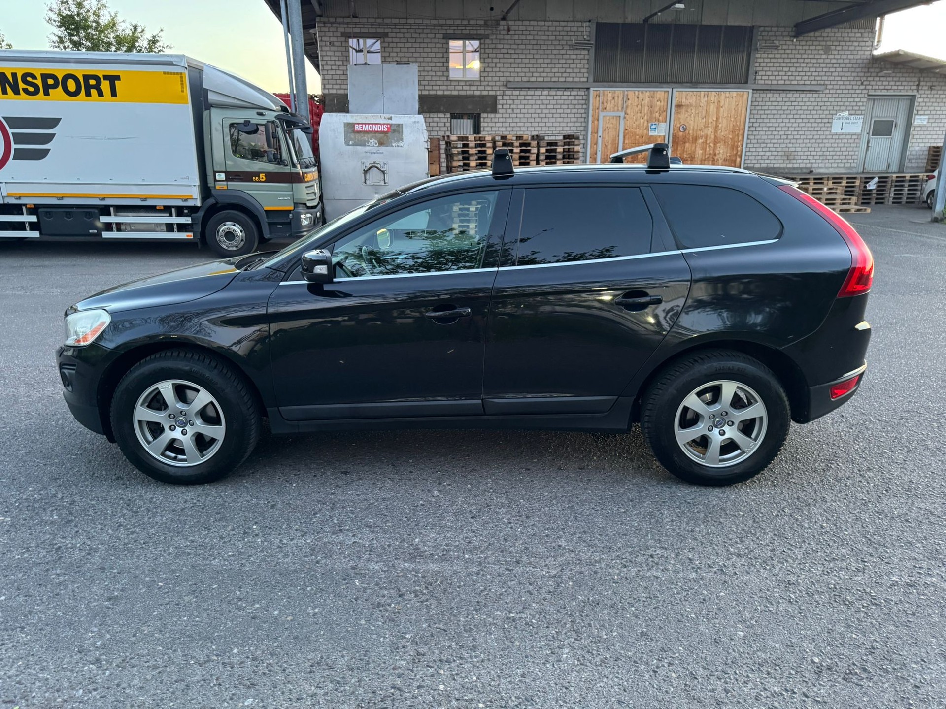 VOLVO XC60 D5 AWD Kinetic Geartronic-image-6