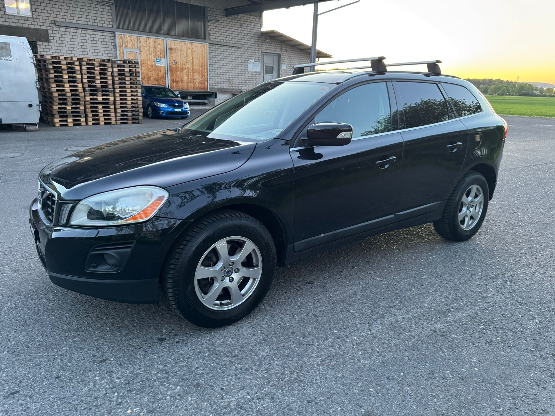 VOLVO XC60 D5 AWD Kinetic Geartronic-image-4