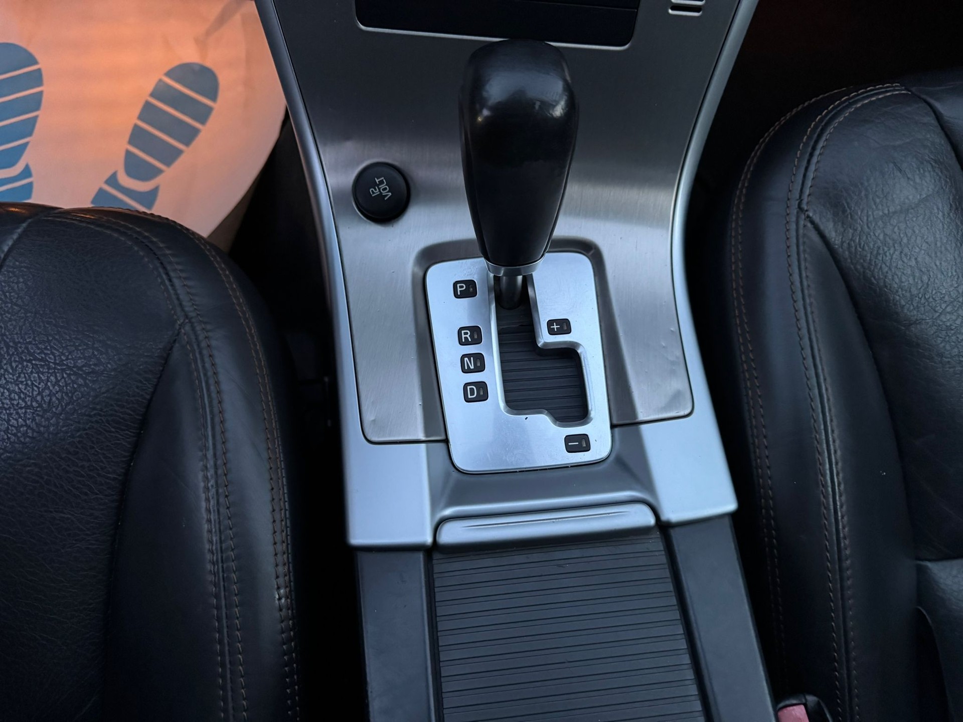 VOLVO XC60 D5 AWD Kinetic Geartronic-image-13