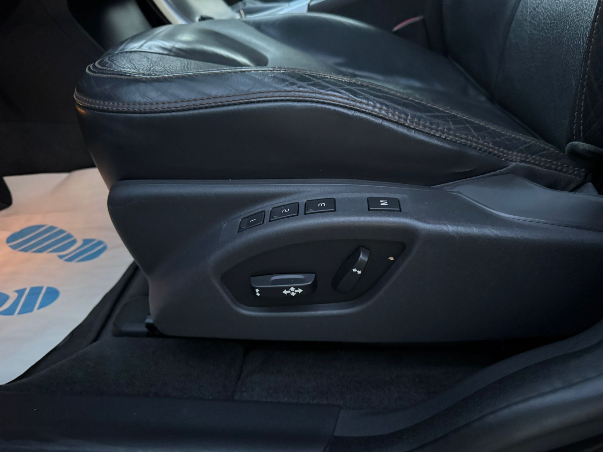 VOLVO XC60 D5 AWD Kinetic Geartronic-image-18