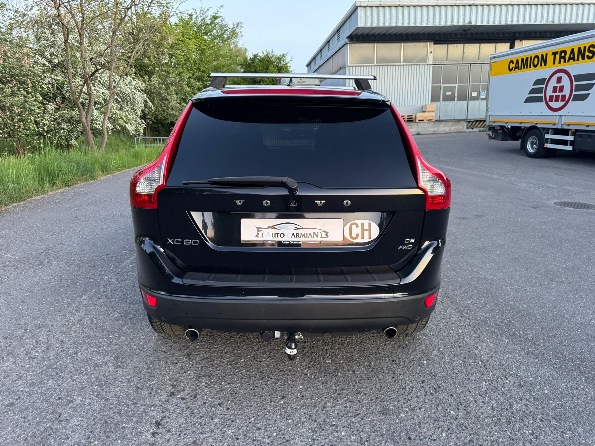 VOLVO XC60 D5 AWD Kinetic Geartronic-image-5