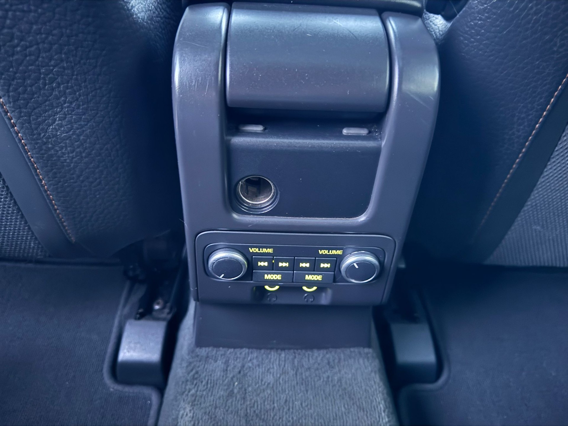 VOLVO XC60 D5 AWD Kinetic Geartronic-image-10