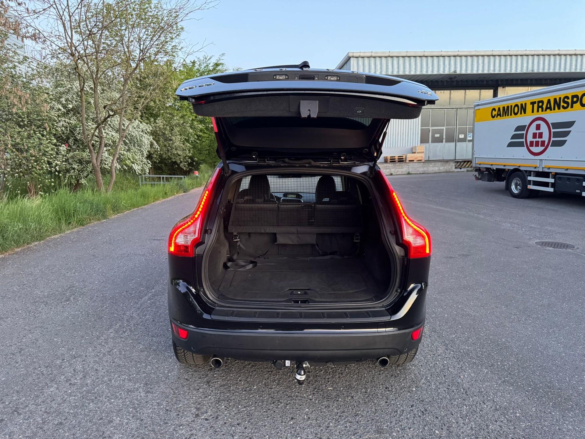 VOLVO XC60 D5 AWD Kinetic Geartronic-image-7