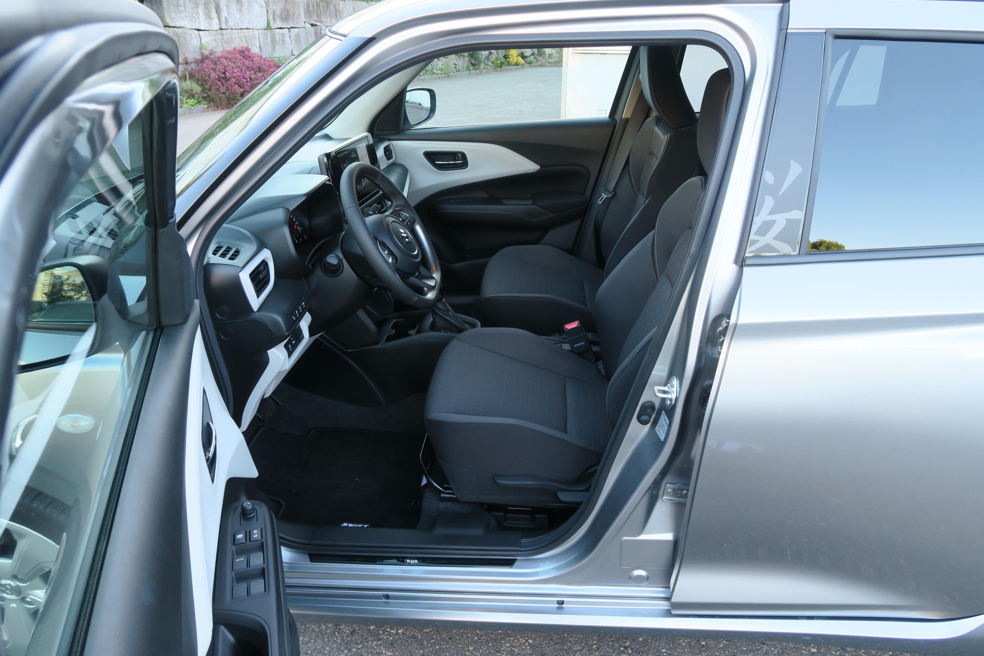 SUZUKI Swift 1.2 Sakura Hybrid-image-3