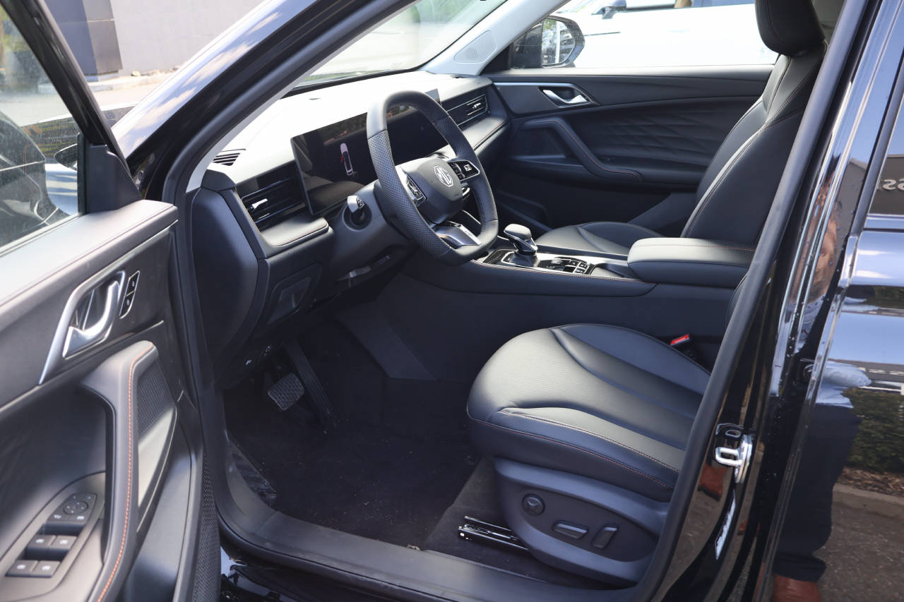 MG HS 1.5 Hybrid Luxury-image-8