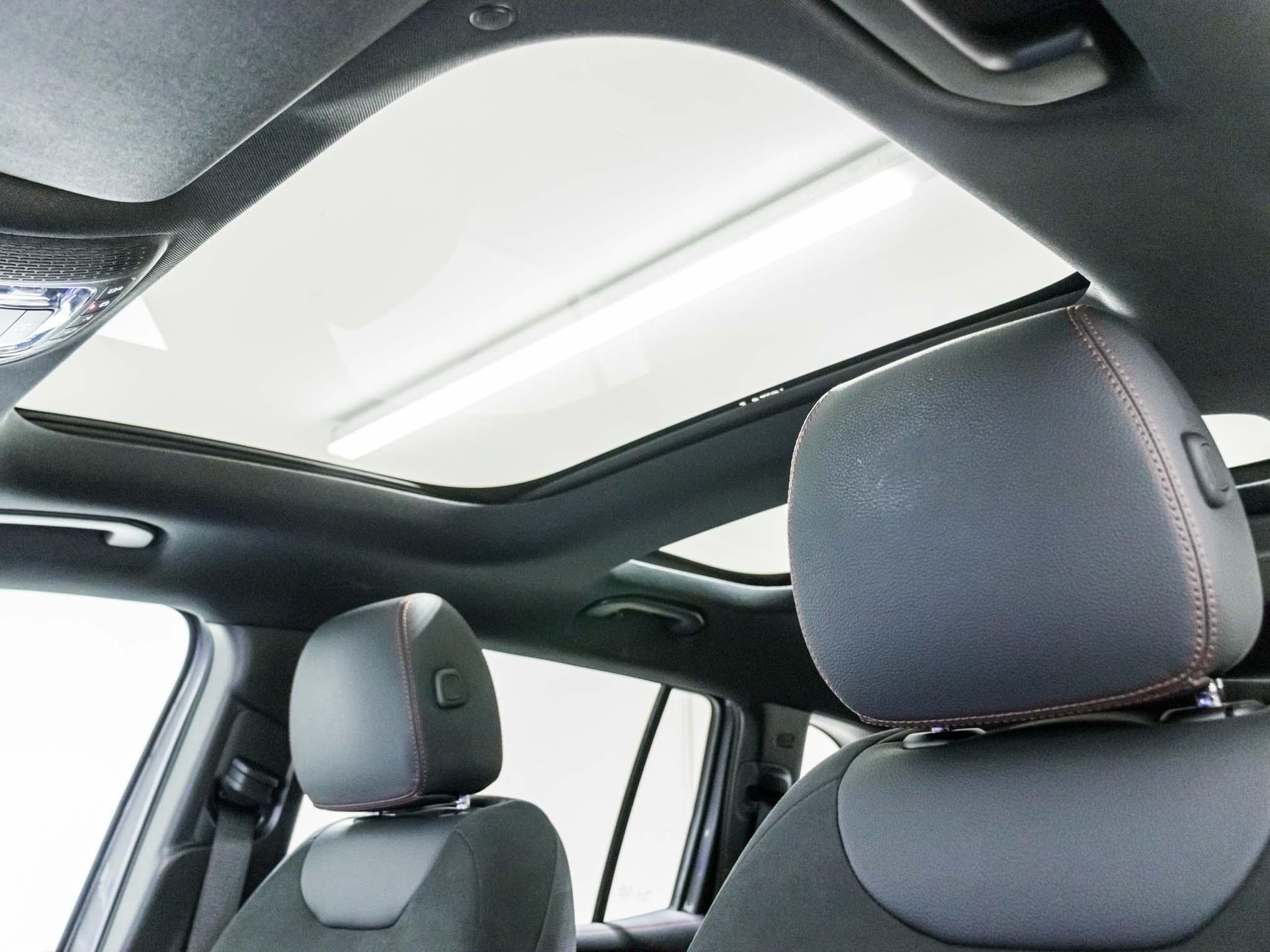 MERCEDES-BENZ EQB 350 4MATIC-image-8