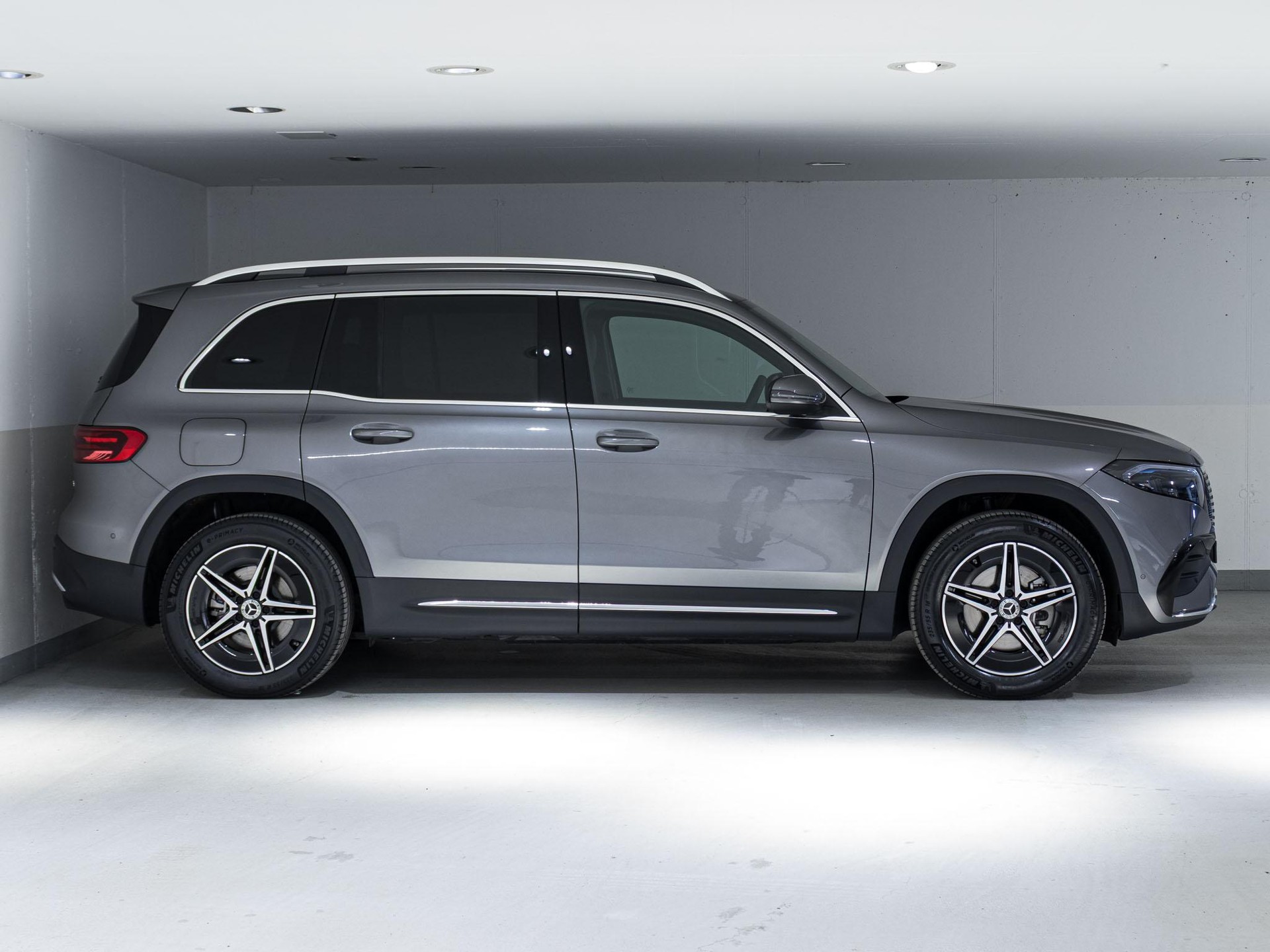 MERCEDES-BENZ EQB 350 4MATIC-image-1