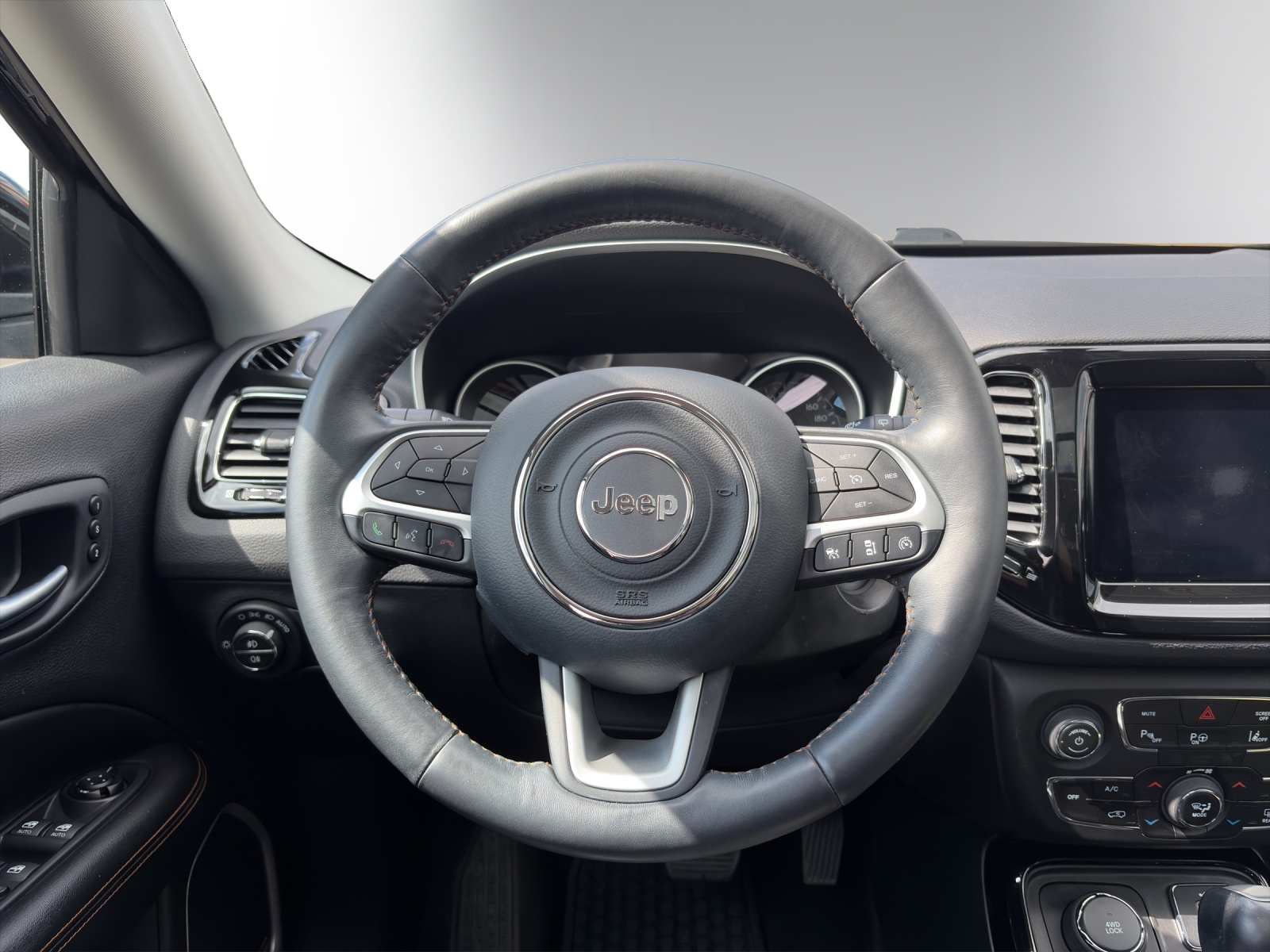 JEEP Compass 2.0CRD LimitedAWD-image-12
